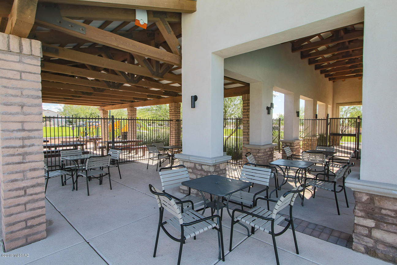 La Estancia De Tucson (1-330) - Residential Lease