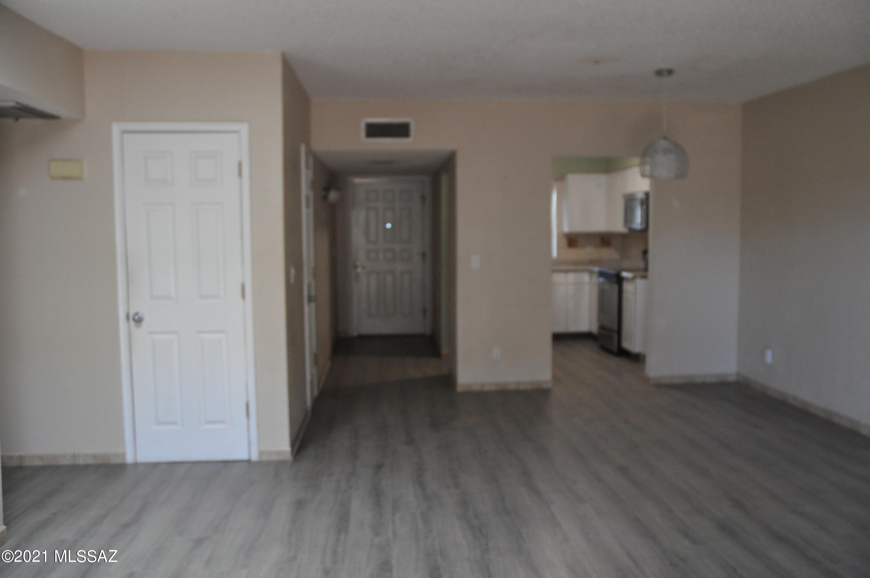 Pantano Park Townhouses - Residential