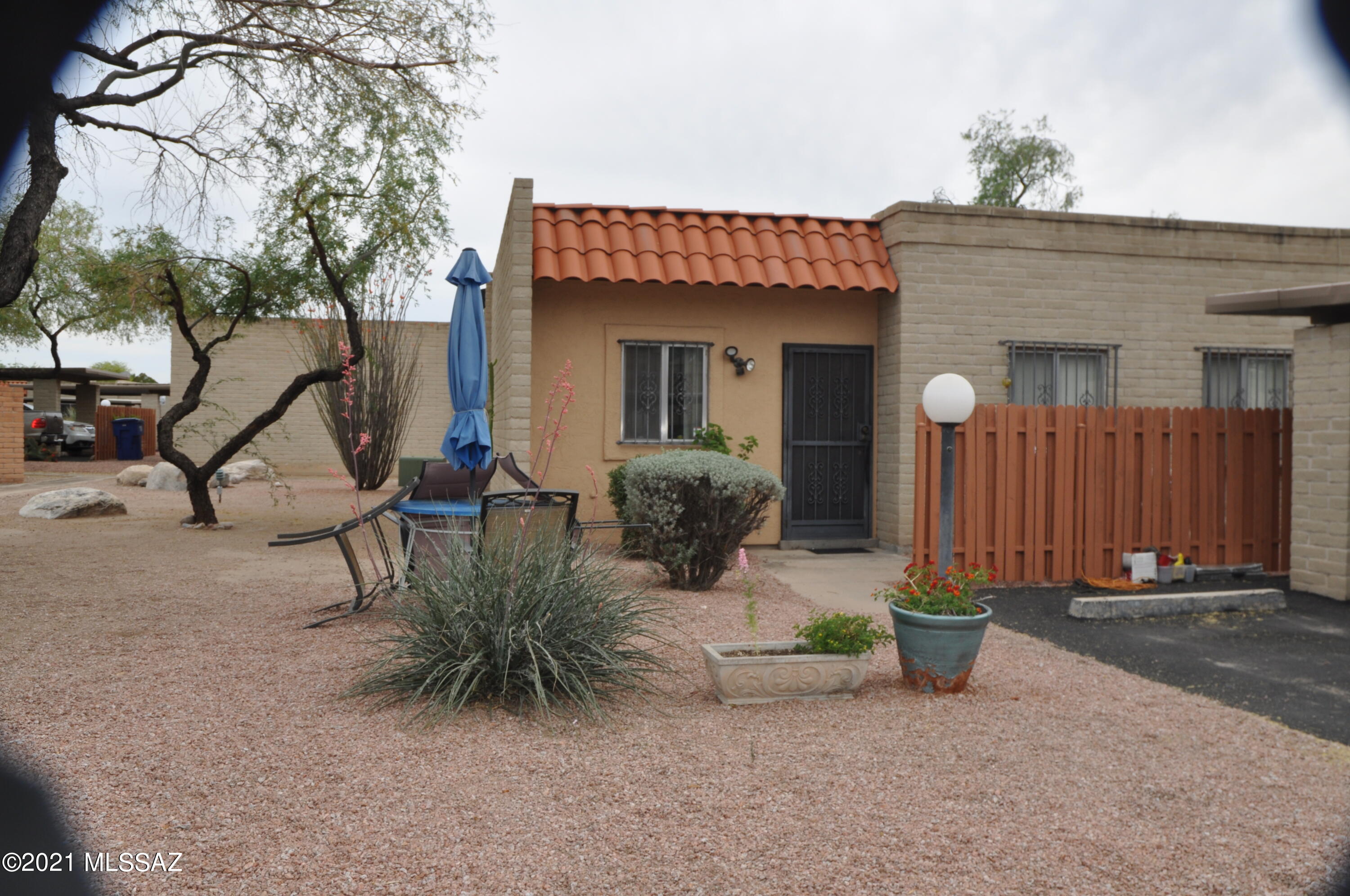Pantano Park Townhouses - Residential