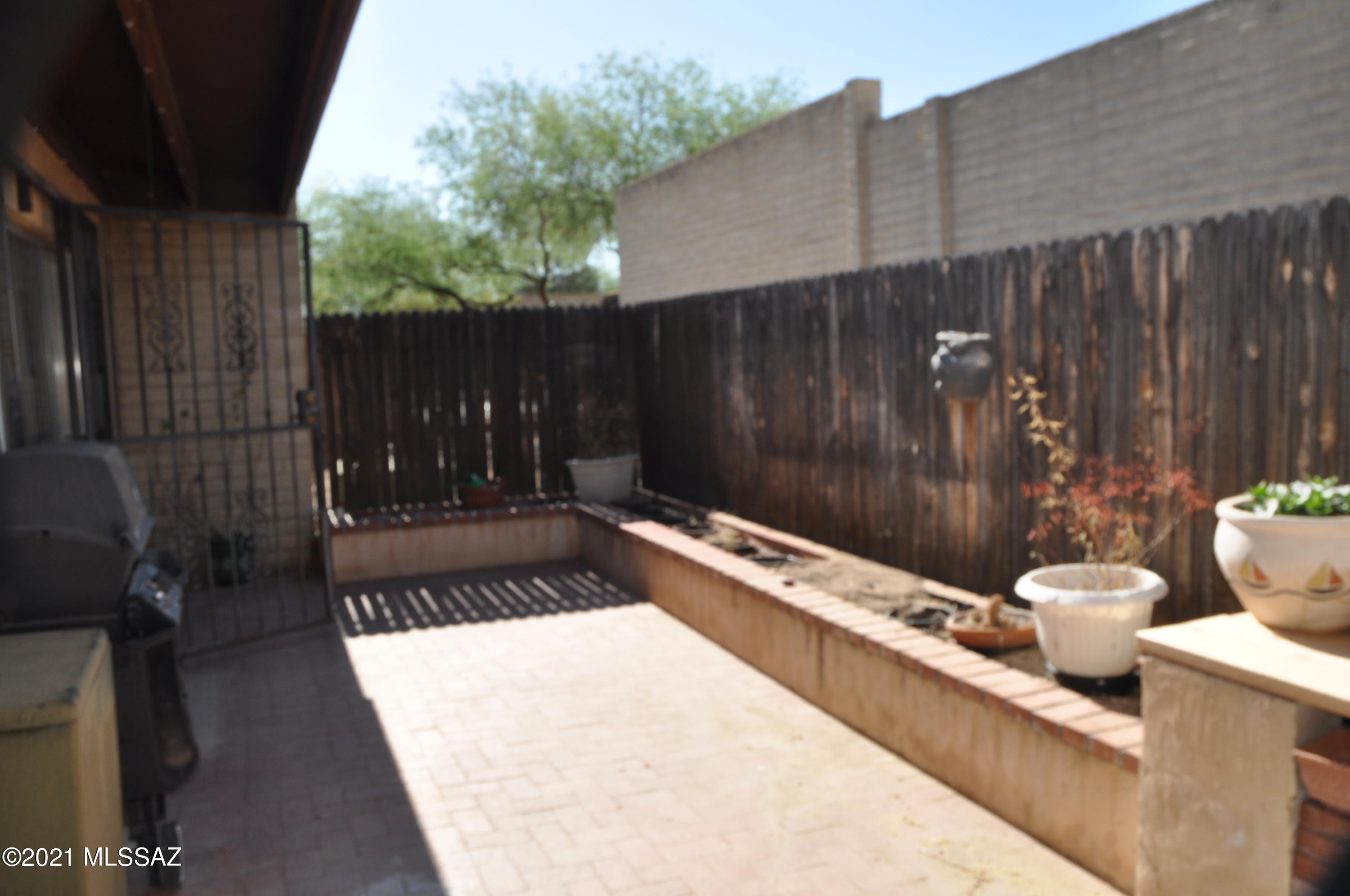 Pantano Park Townhouses - Residential