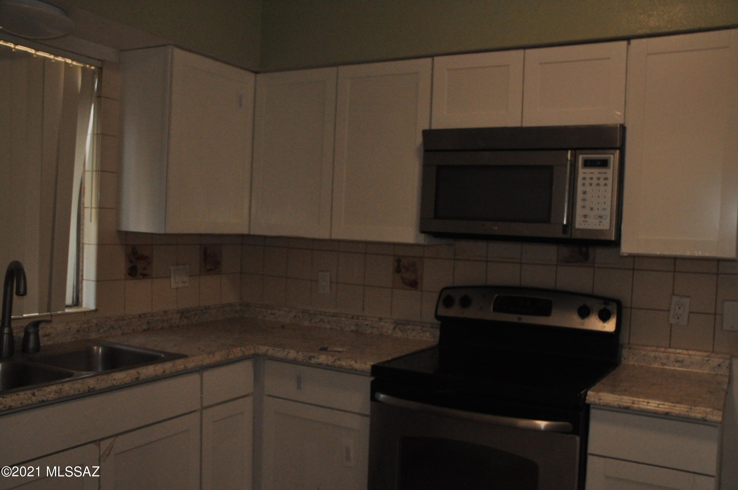 Pantano Park Townhouses - Residential