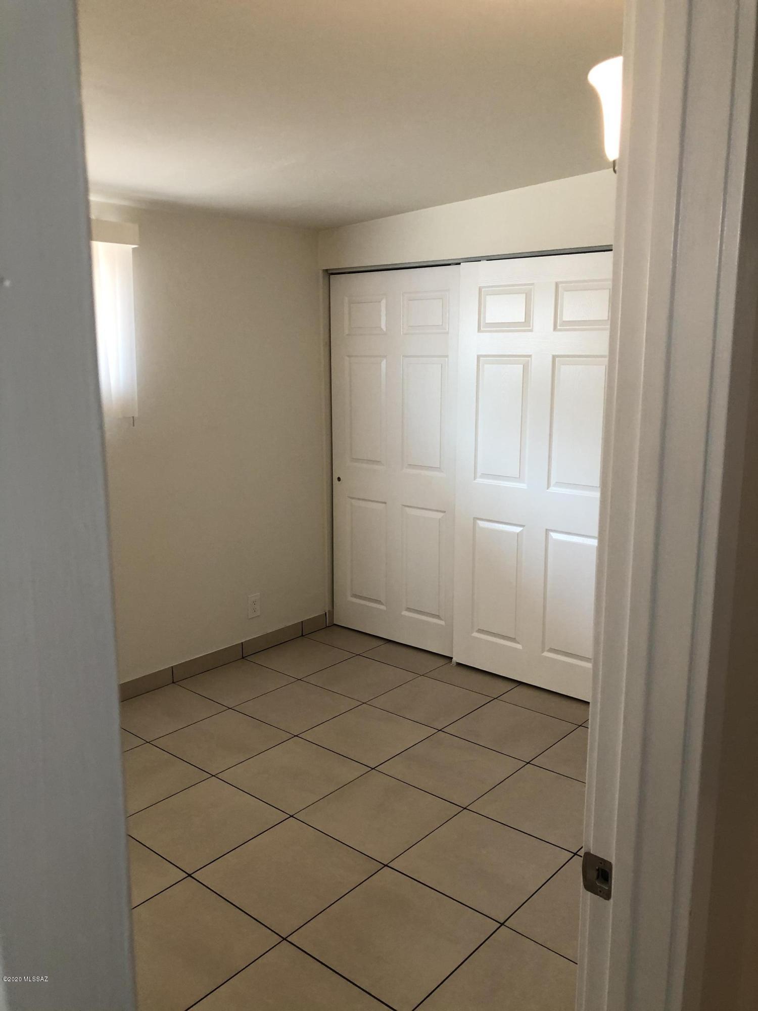 Manana Grande ''''B'''' (1-185) - Residential Lease