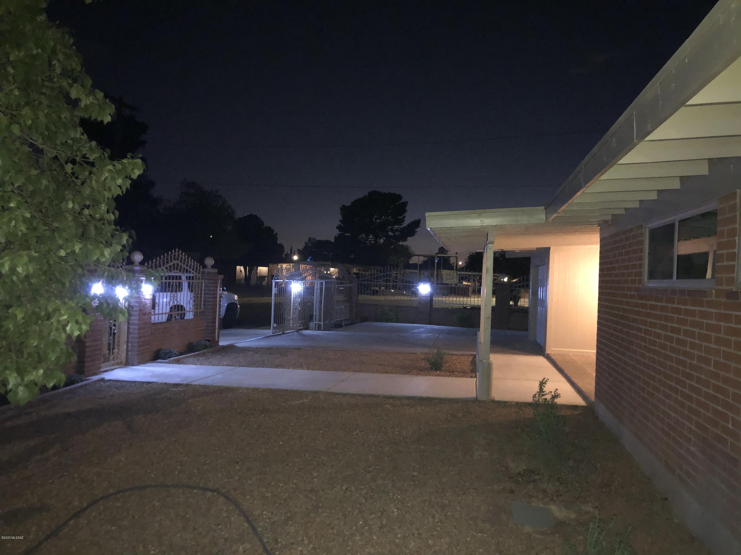 Manana Grande ''''B'''' (1-185) - Residential Lease