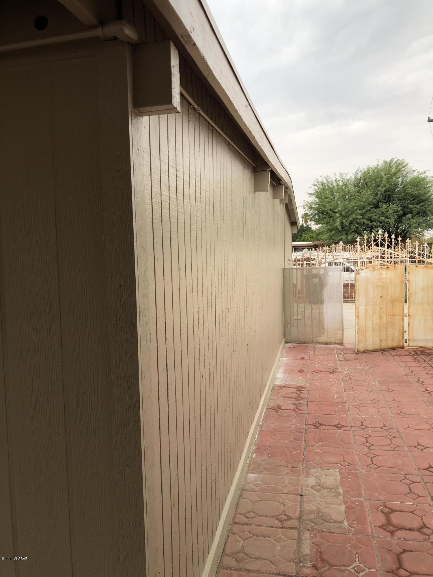 Manana Grande ''''B'''' (1-185) - Residential Lease