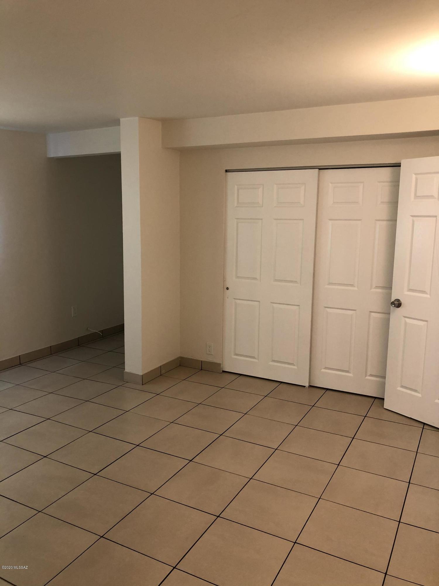 Manana Grande ''''B'''' (1-185) - Residential Lease