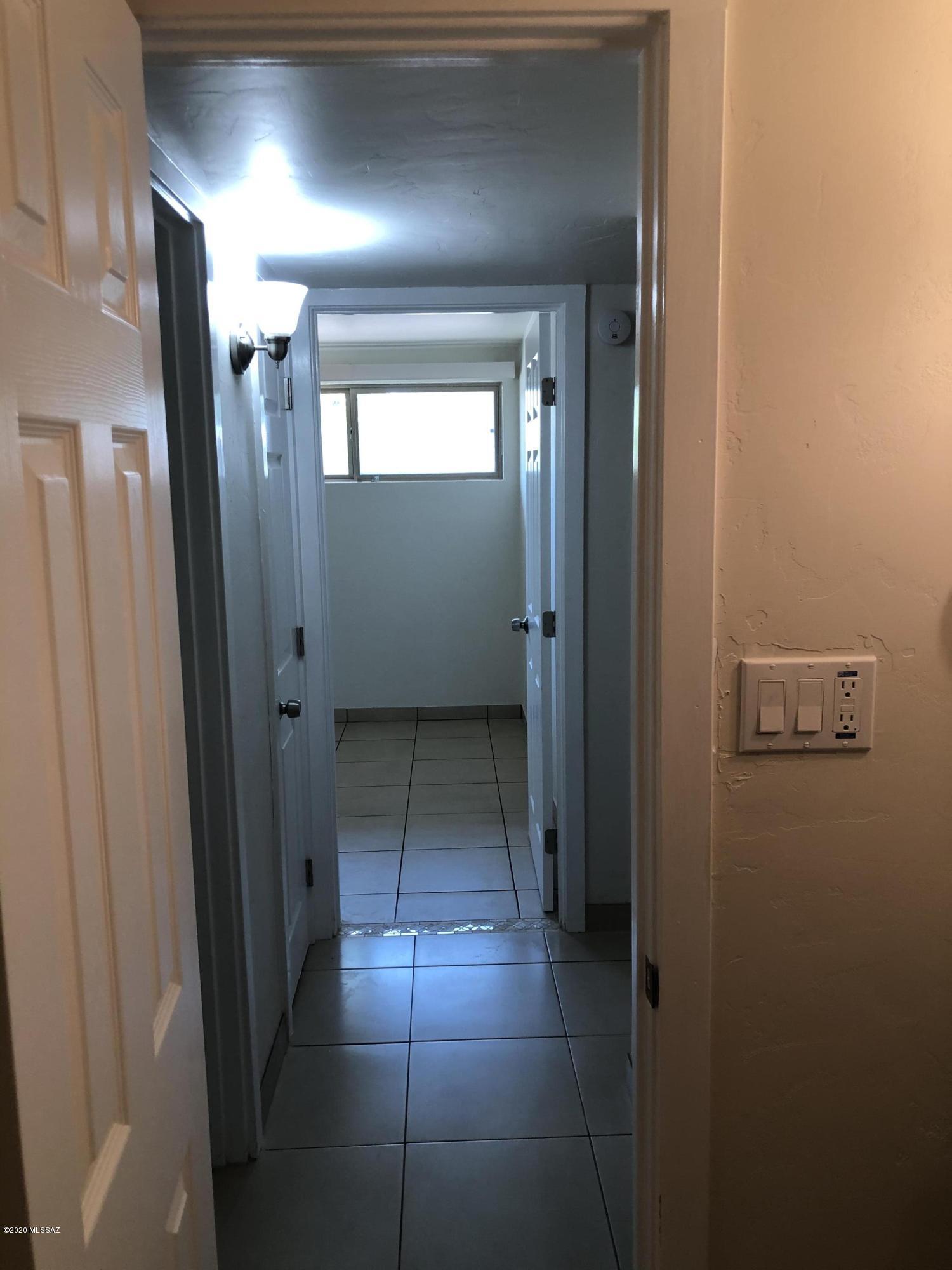 Manana Grande ''''B'''' (1-185) - Residential Lease