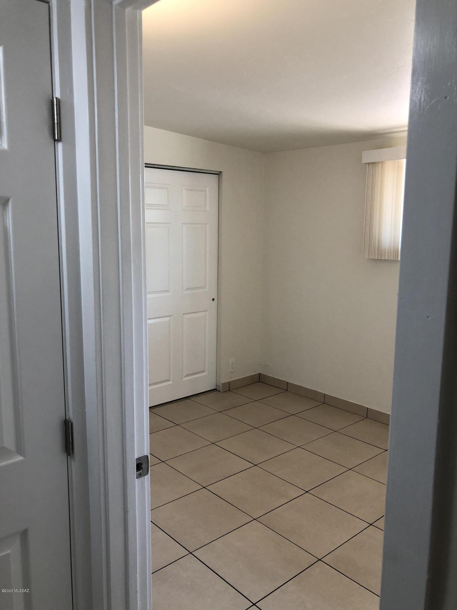 Manana Grande ''''B'''' (1-185) - Residential Lease