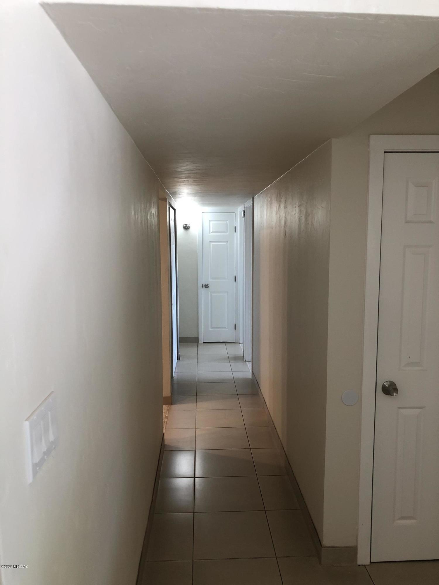 Manana Grande ''''B'''' (1-185) - Residential Lease