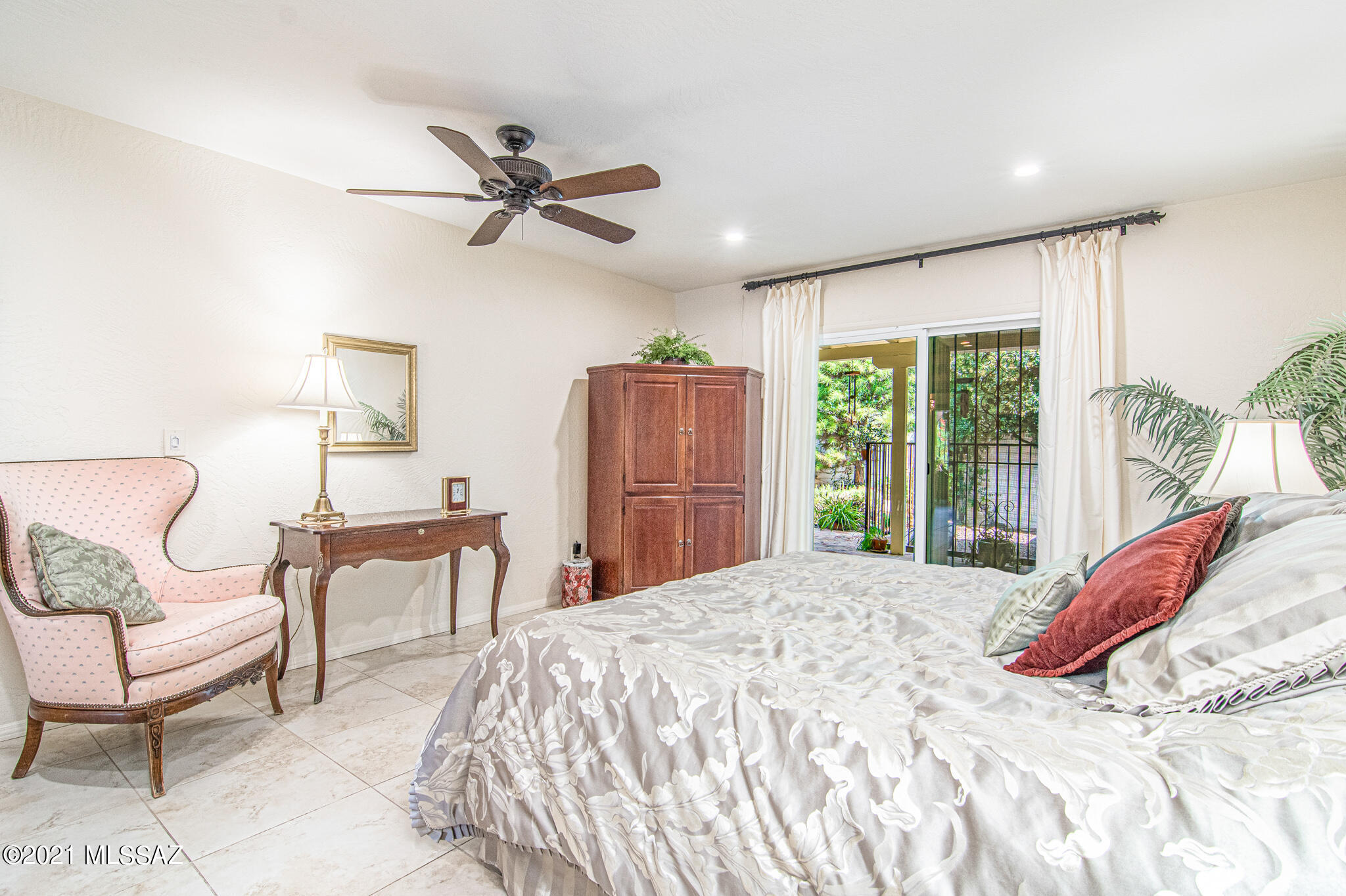 Casas Esplendora (1-24) - Residential