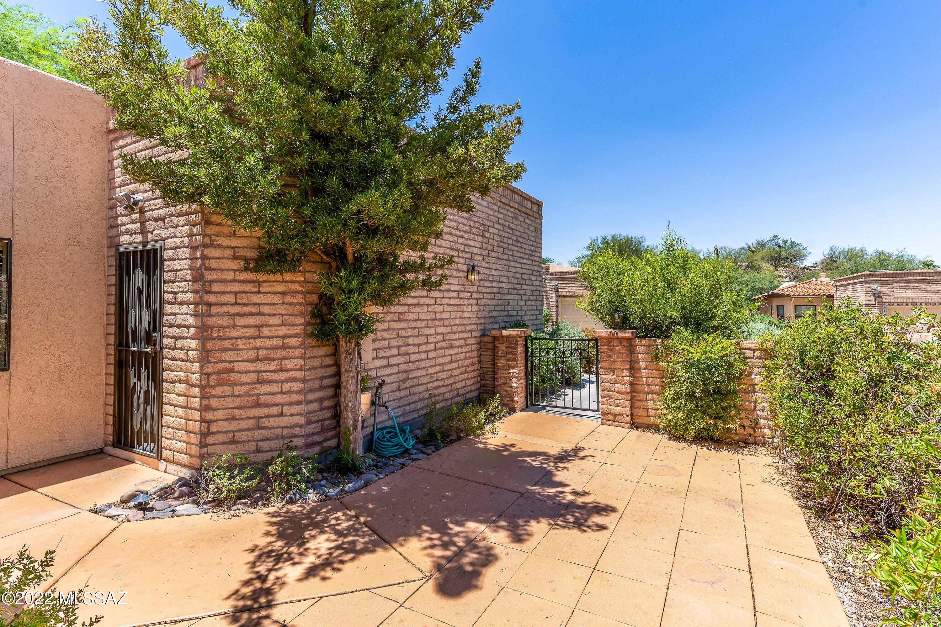 Valle Del Oro Townhomes (1-90) - Residential