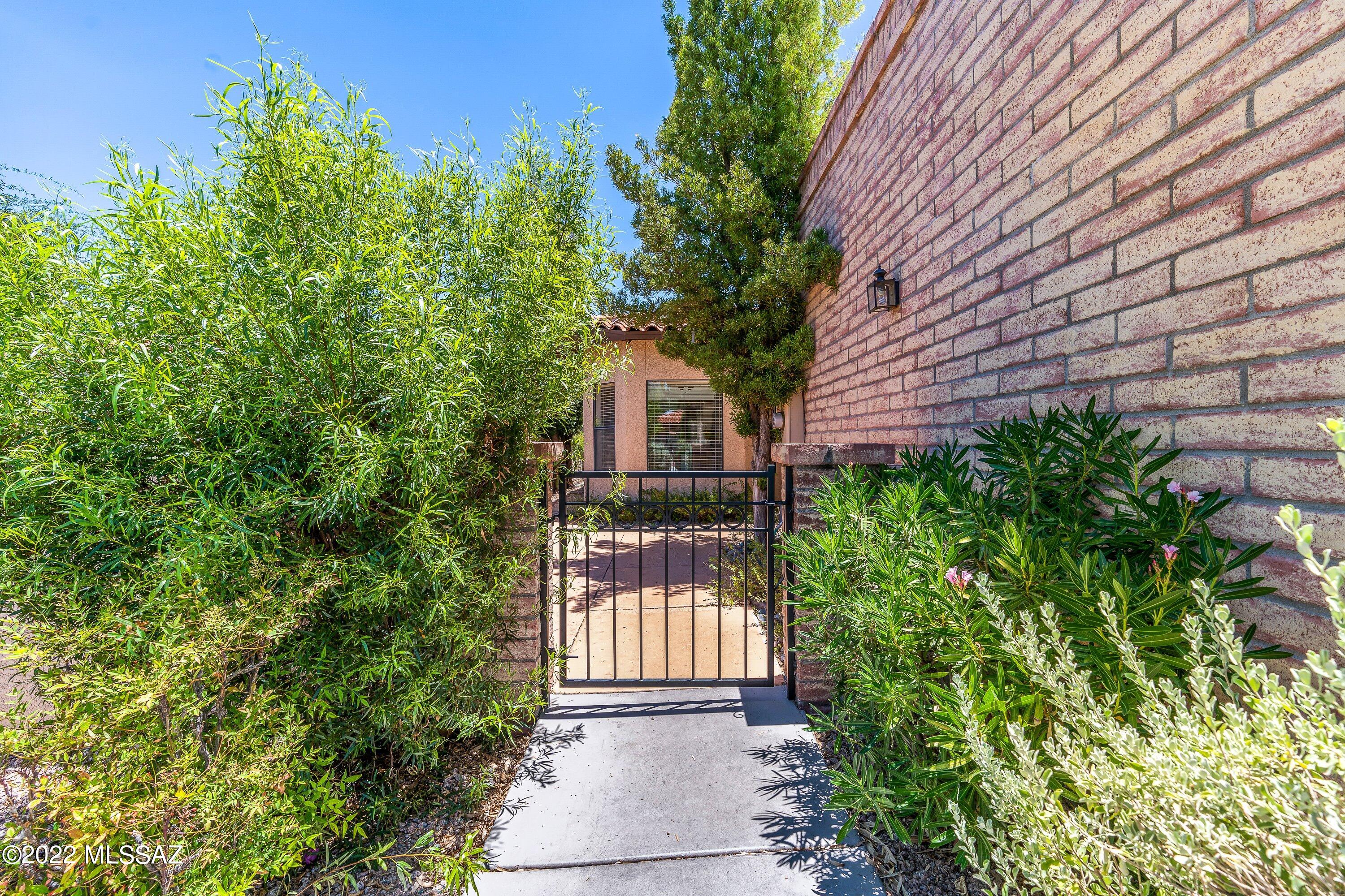 Valle Del Oro Townhomes (1-90) - Residential