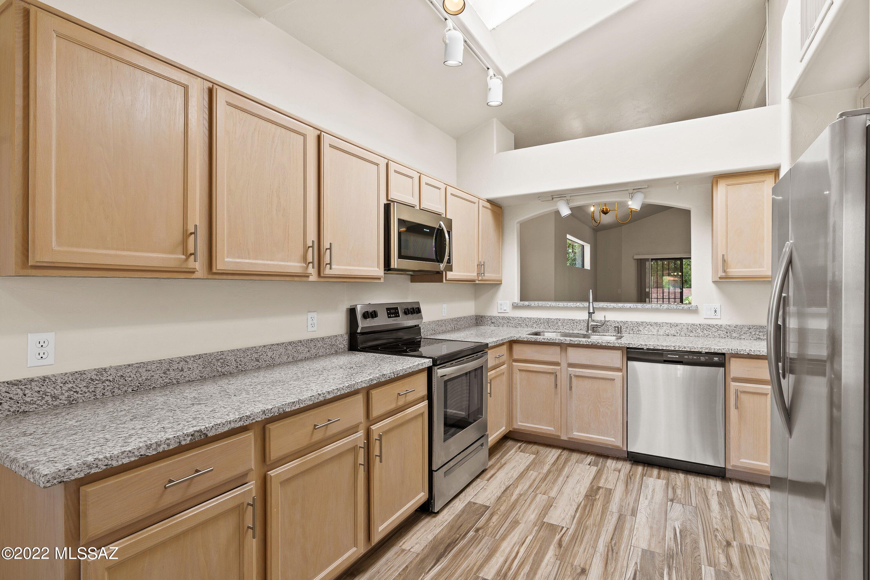 Valle Del Oro Townhomes (1-90) - Residential