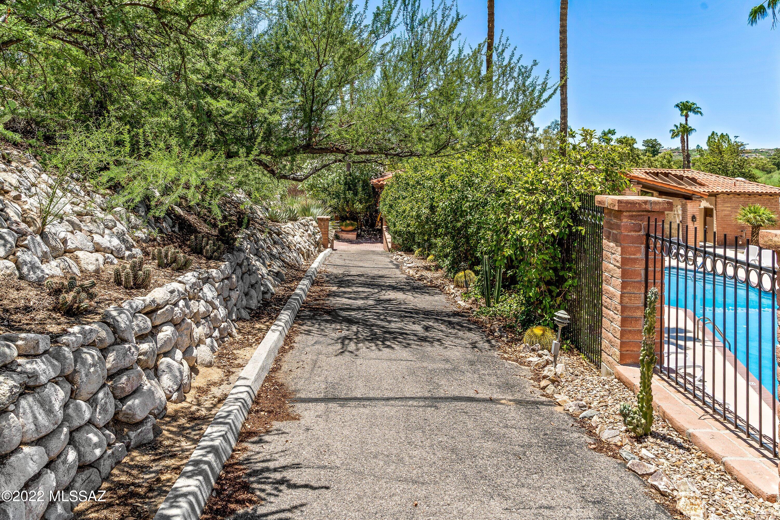 Valle Del Oro Townhomes (1-90) - Residential