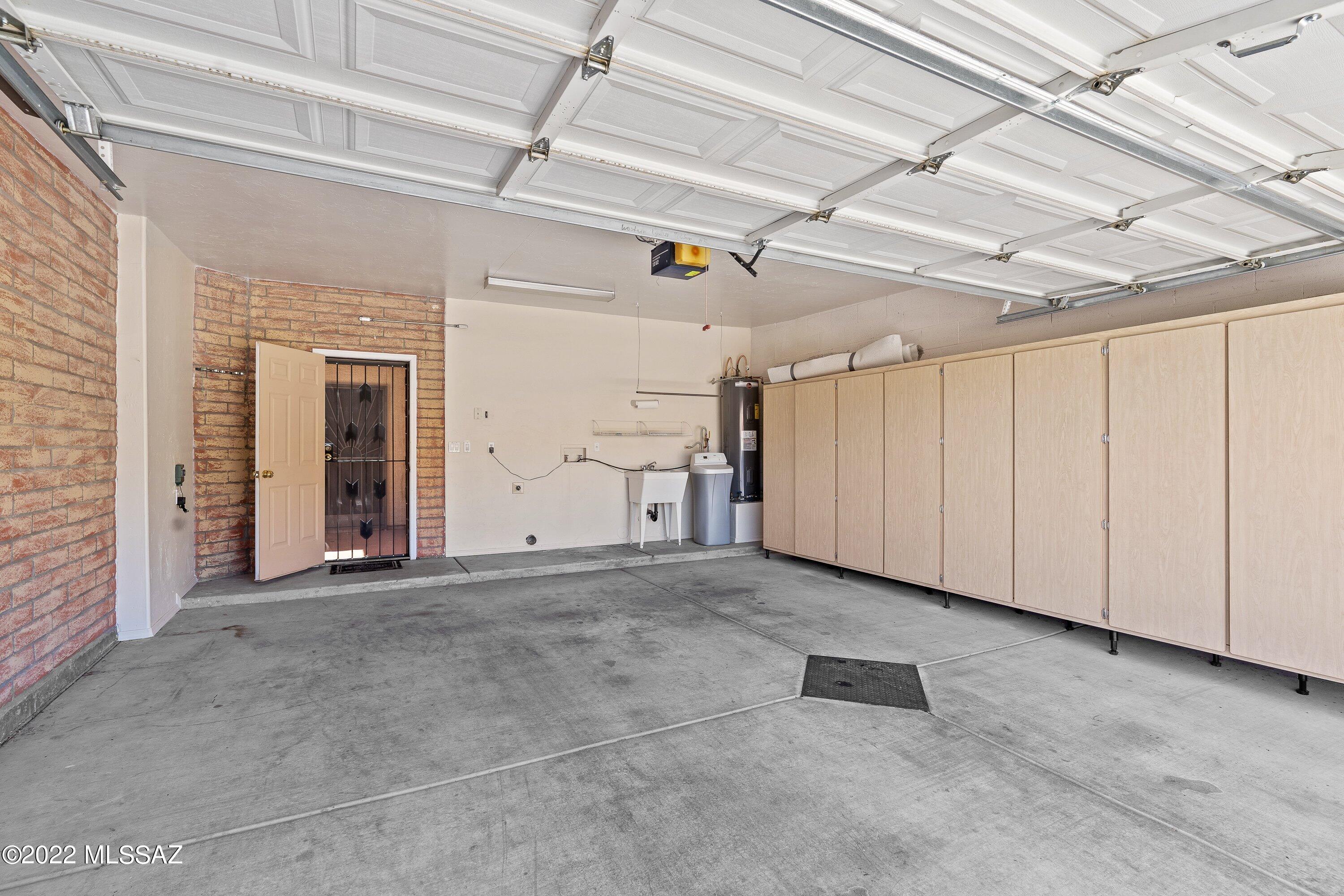 Valle Del Oro Townhomes (1-90) - Residential