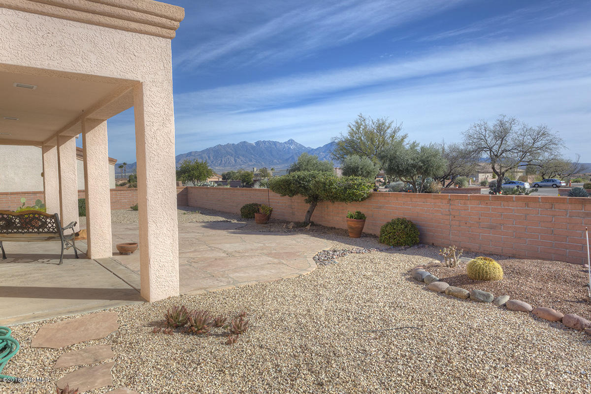 Super good views, vaulted ceiling, open floor plan, with excellent storage and wonderful outside spaces. 2 bedrm, 2 bath, eat-in kitchen, lots of tile flooring and an extra large garage. Super close to the San Ignacio Proshop and restaurant. A great rental or a perfect part/full time home. Completely Furnished with a full price offer.