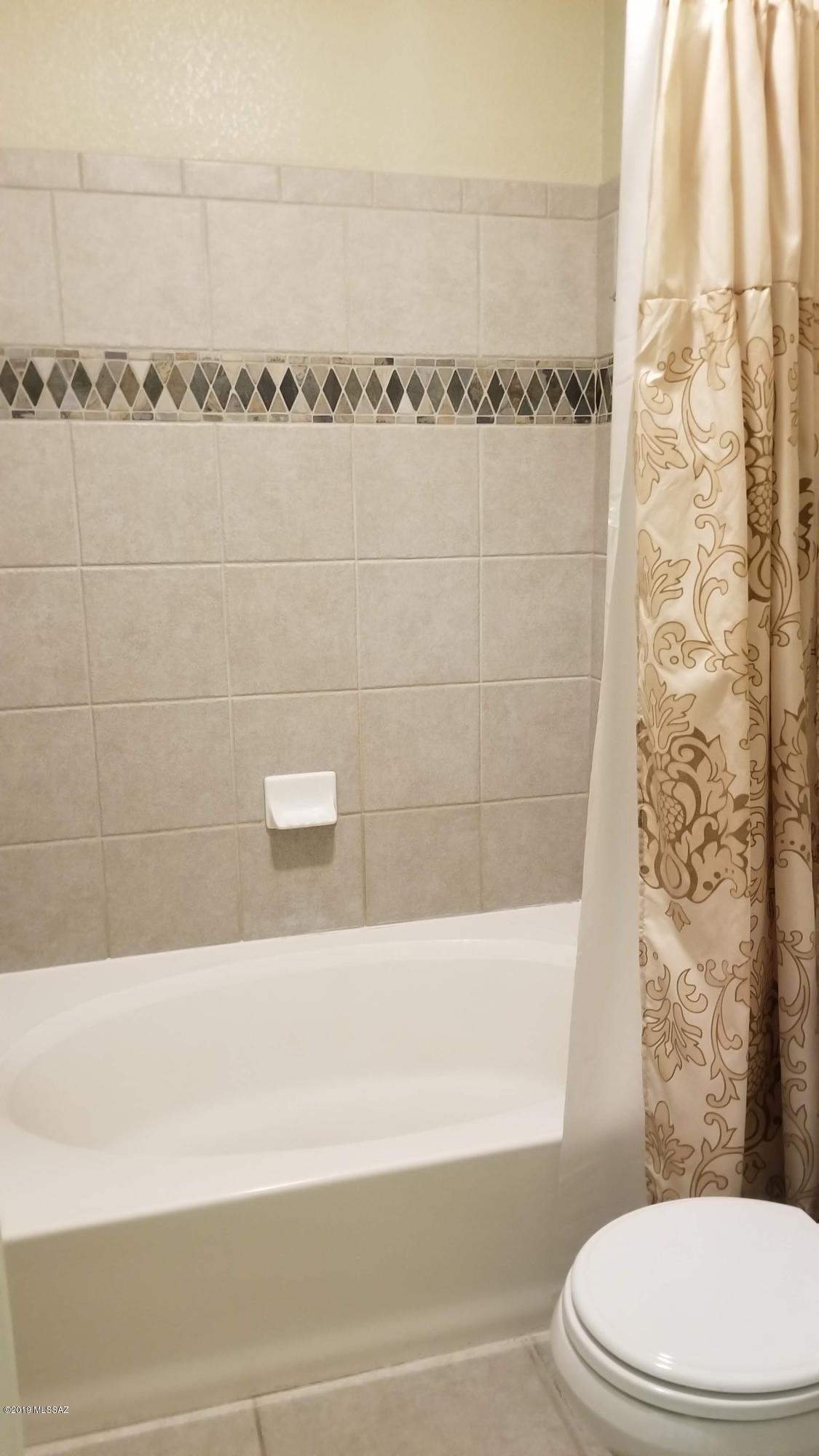 Pinnacle Canyon Condominium - Residential