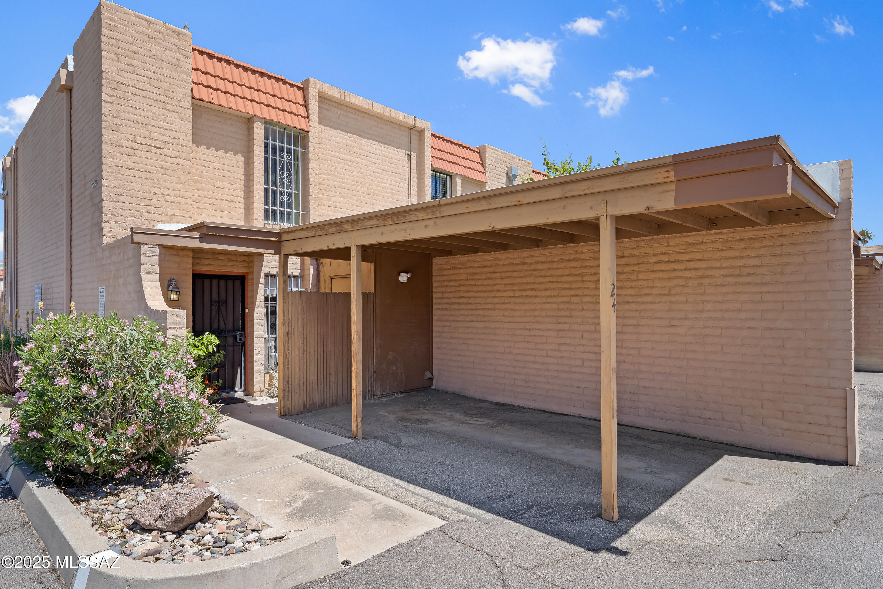 Tucson North Townhome Apts. - Residential
