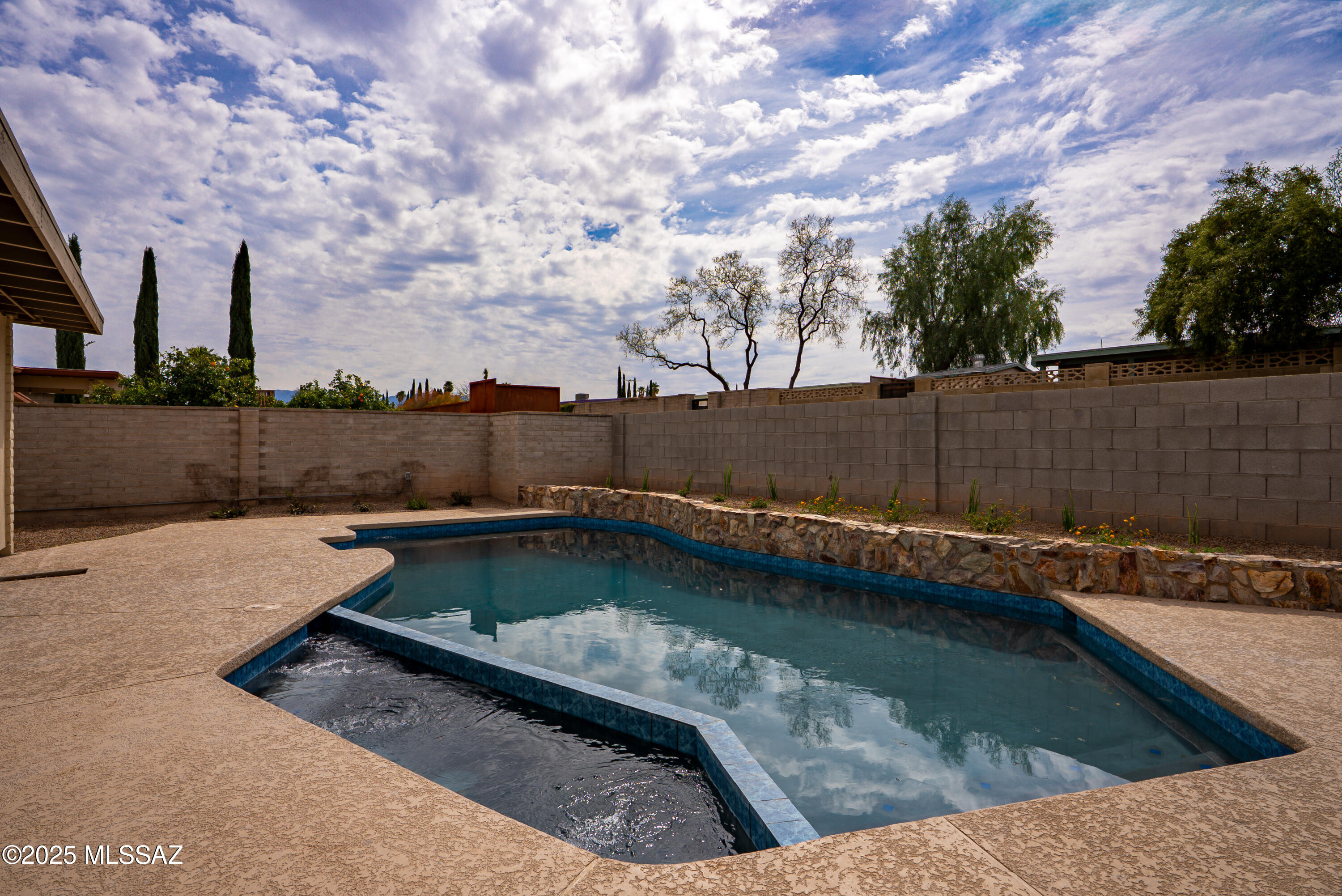Verde Vista (101-122) - Residential