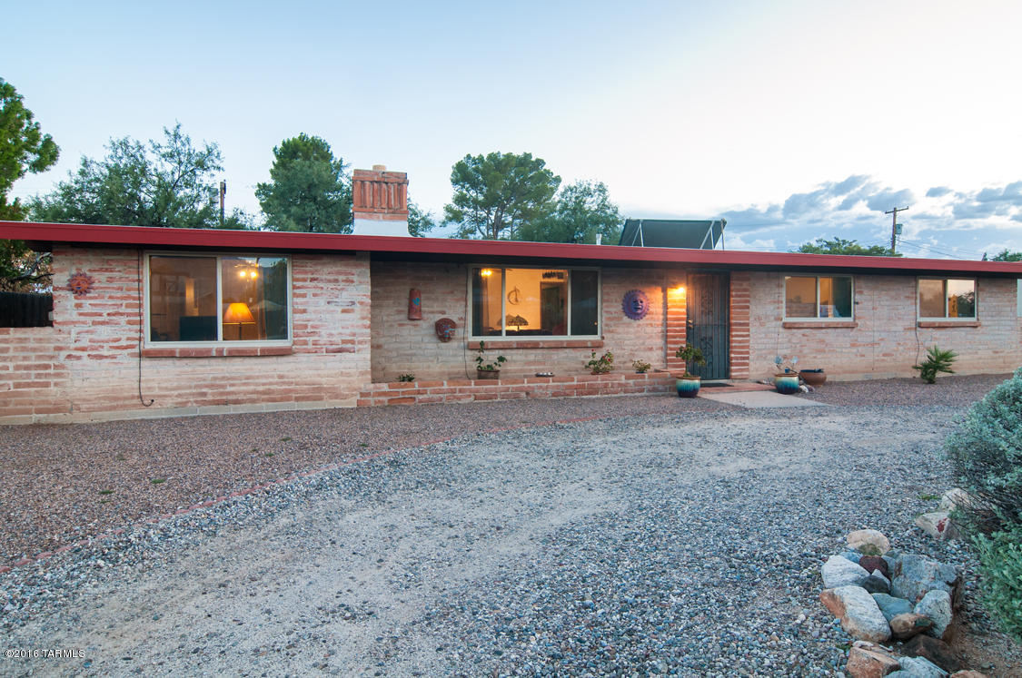 Adobe Manor - Residential
