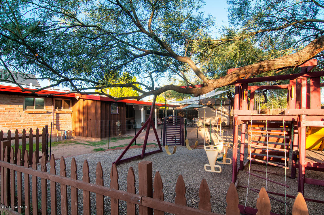 Adobe Manor - Residential