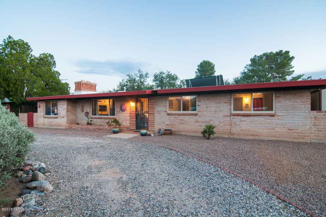 Adobe Manor - Residential
