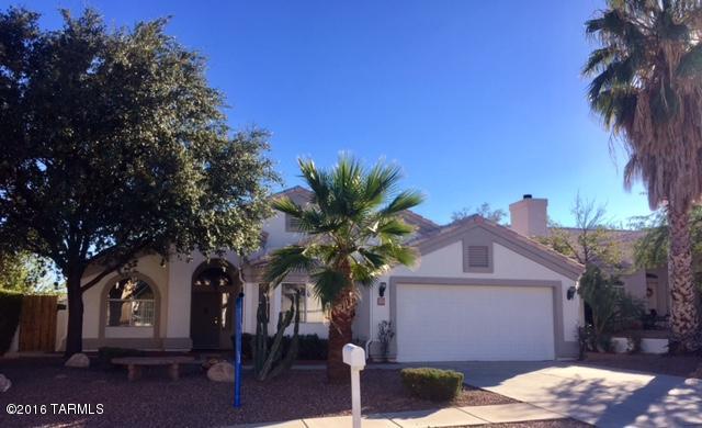 WONDERFUL 3 BEDROOM, 2 BATH HOME LOCATED IN THE HEART OF MARANA (INA/THORNEYDALE)WITH NO HOA FEES! THIS SPLIT 3 BEDROOM 2 BATH FLOORPLAN FEATURES A GREAT ROOM AND A EAT-IN KITCHEN, VAULTED CEILINGS, EXTENDED TILE FLOORS, CEILING FANS, TILE ROOF AND A LARGE BACKYARD READY FOR YOUR HEARTS DESIRE, LOCATED ON A QUIET CULDESAC. FRESHLY PAINTED INSIDE AND OUT, ENTIRE HOUSE AND TILE FLOORS PROFESSIONALLY CLEANED. THIS HOUSE IS PERFECT AND READY TO MAKE IT YOUR NEW HOME JUST IN TIME FOR THE HOLIDAYS!