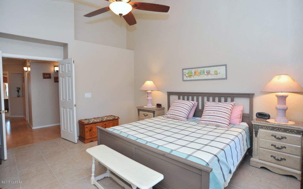 Tres Leones (1-68) - Residential