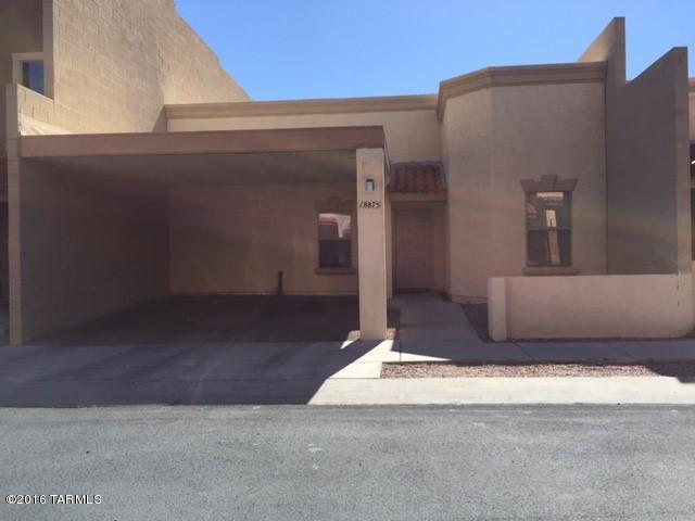 Move in ready 2 bedroom, 2 bath townhouse complete with a rec center, walking path and community swimming pool. This gem offers beautiful laminate flooring through-out and an open floor-plan that makes it perfect to entertain family and friends. Located close to shopping and freeway access. This home is perfect for a family just starting out or empty-nesters. The travertine back patio is a great area to relax and watch the sunrise. No rear neighbors and mountain views for days.
Welcome home!