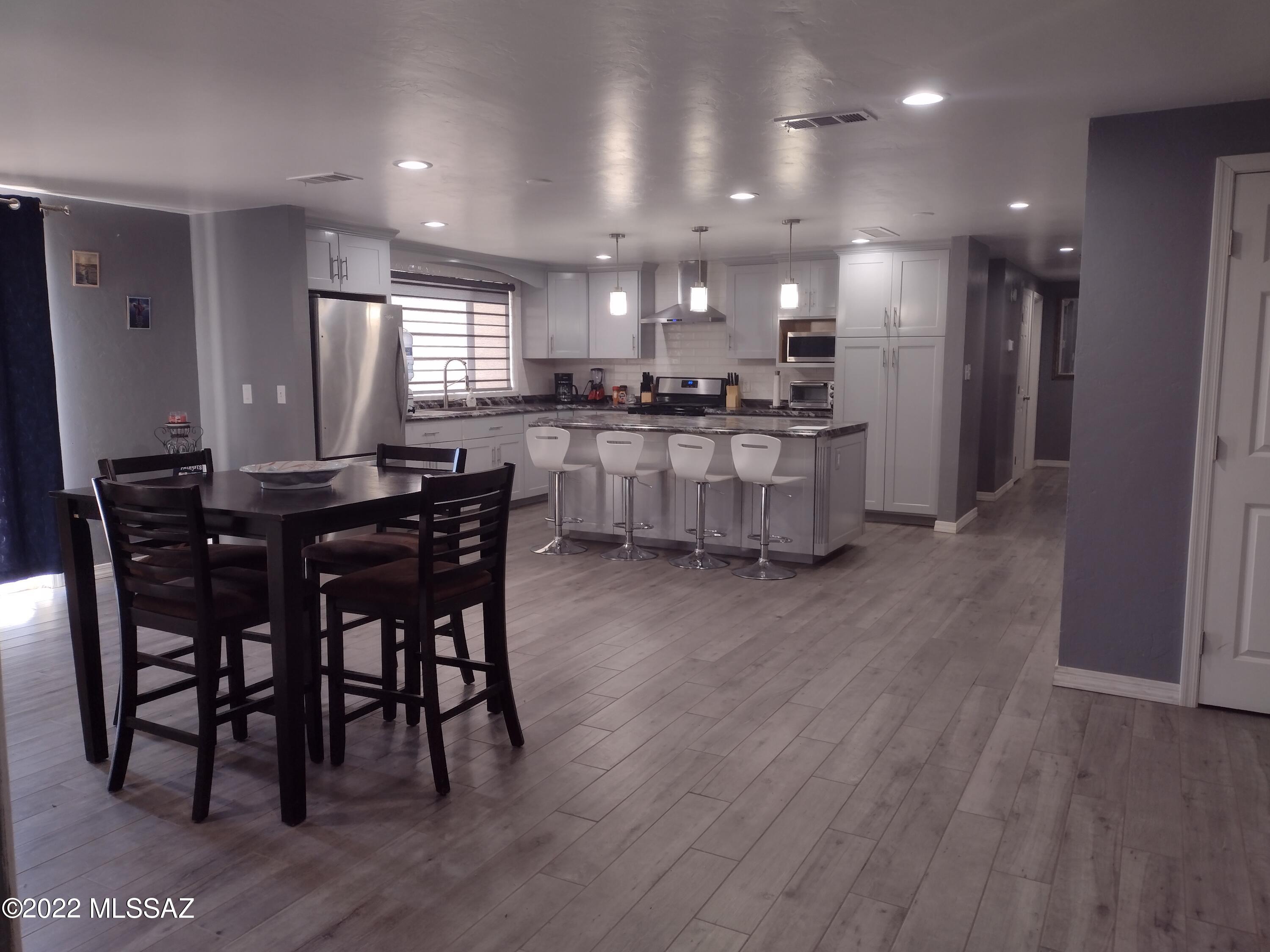 Las Palomas - Residential