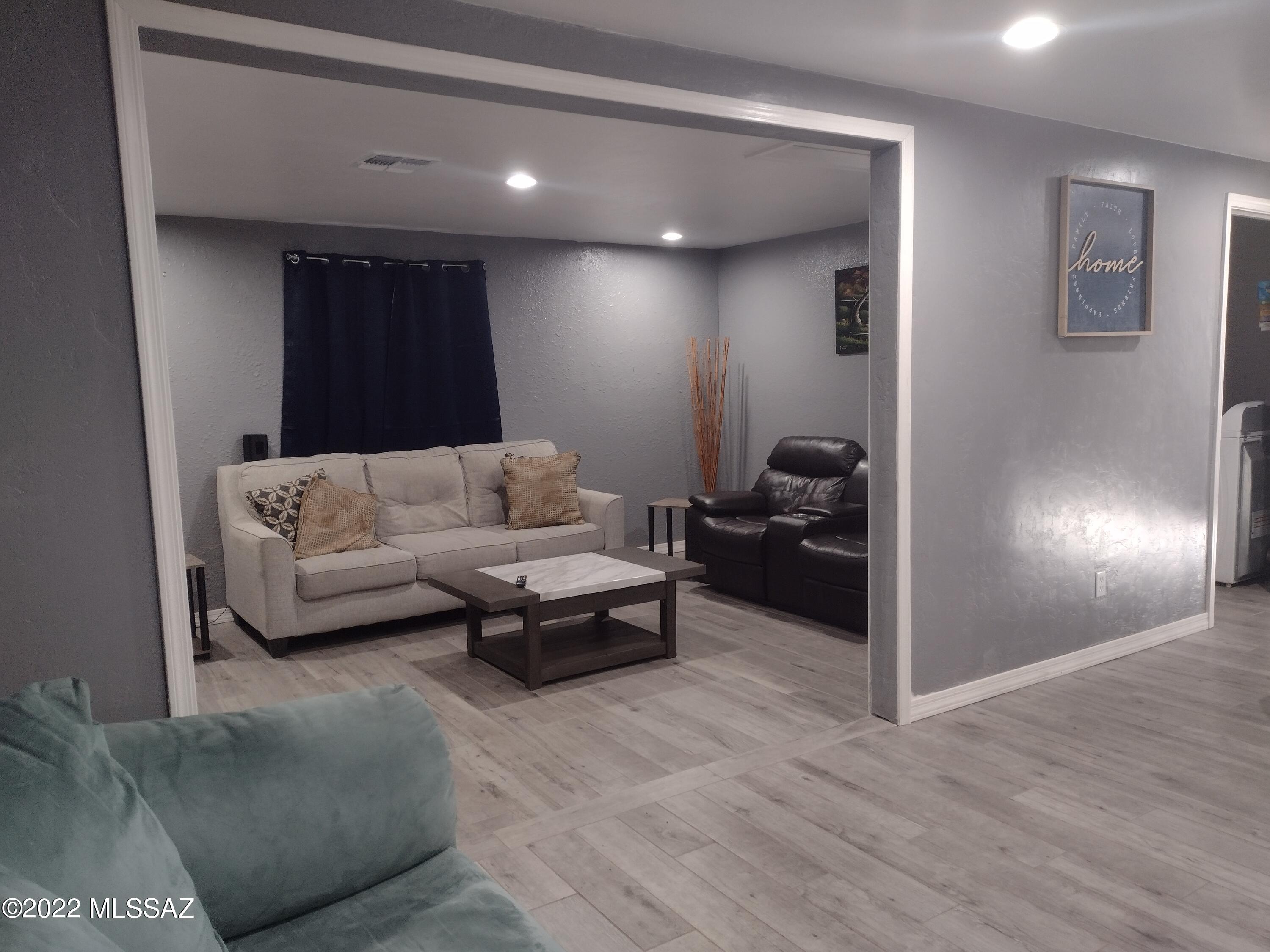 Las Palomas - Residential