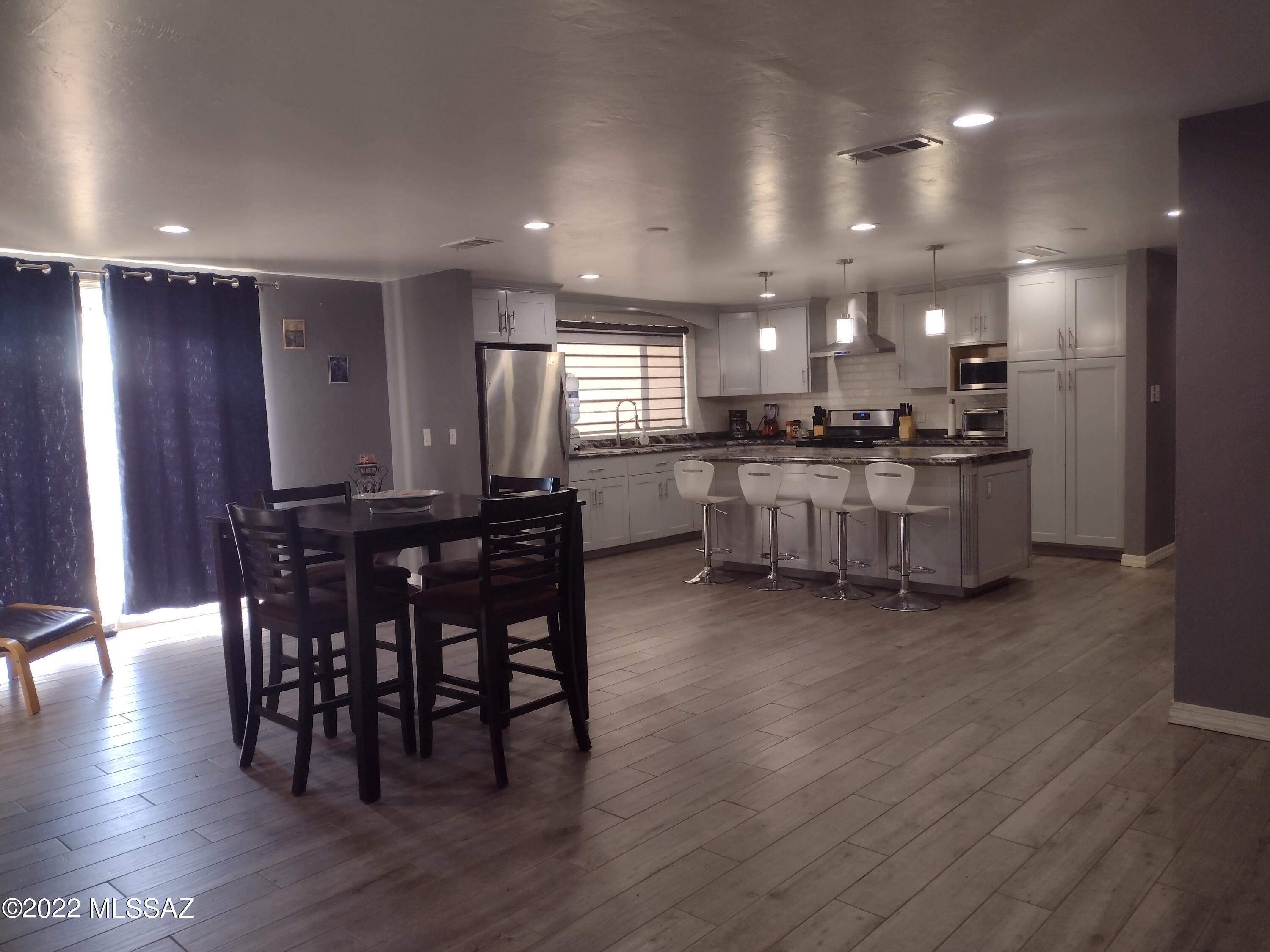 Las Palomas - Residential