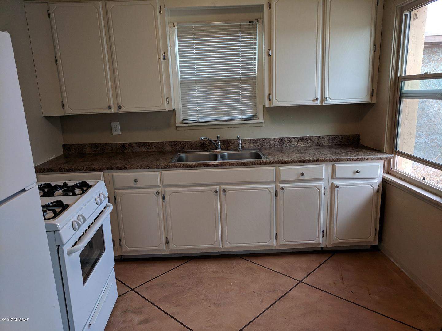 Clarks Subdiv Of Lot 18 Whts - Residential Lease