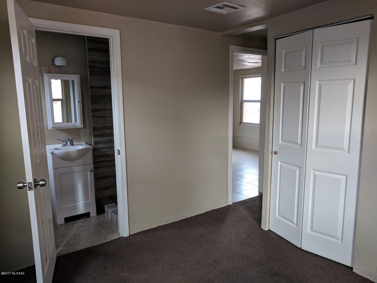Clarks Subdiv Of Lot 18 Whts - Residential Lease