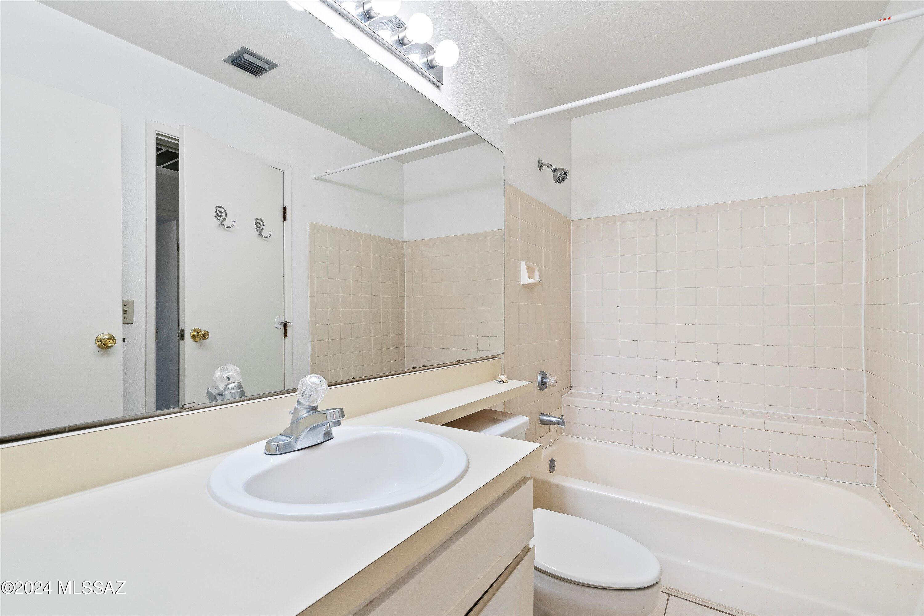 Coronado Place Condominiums II (Units 37-158) - Residential