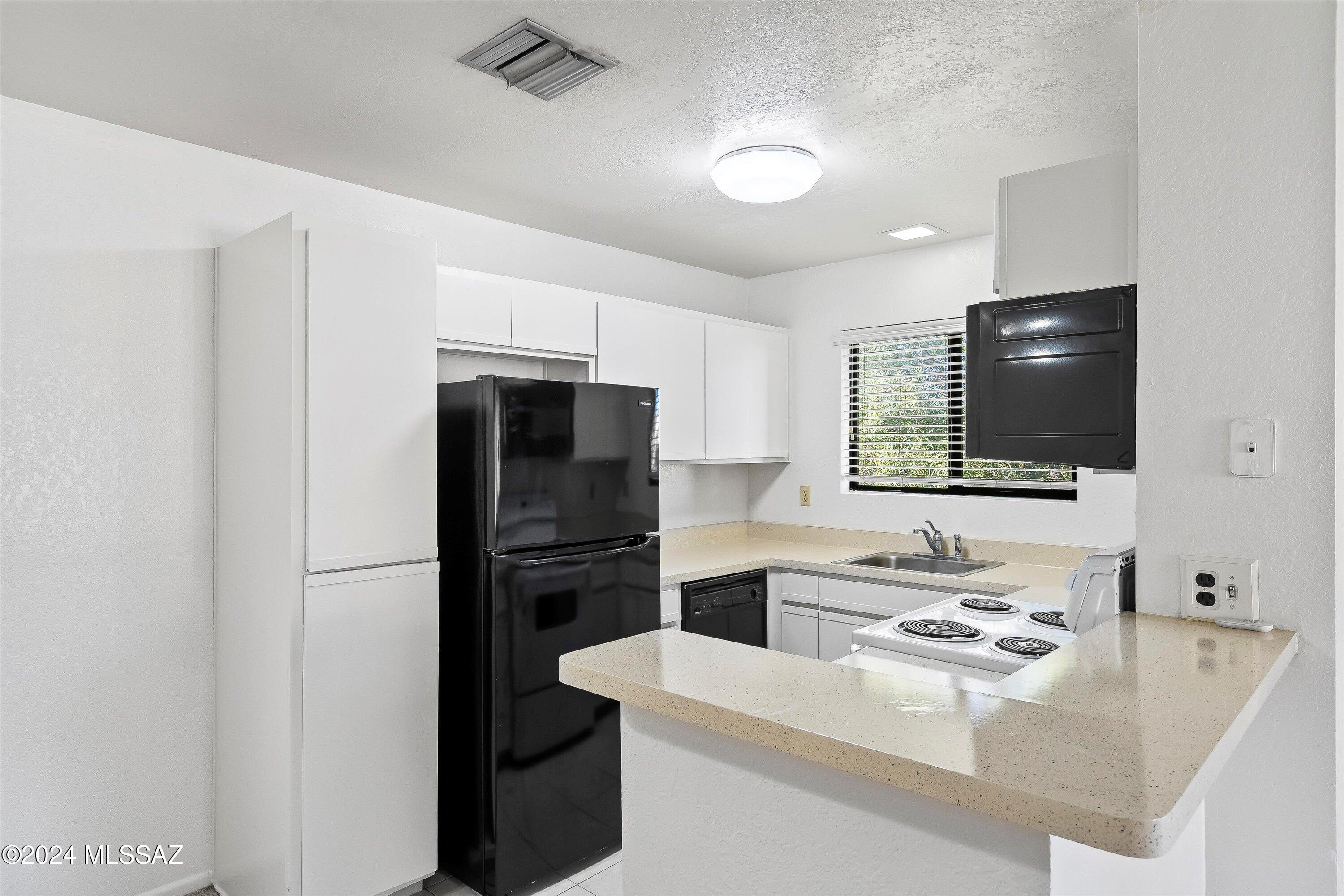 Coronado Place Condominiums II (Units 37-158) - Residential