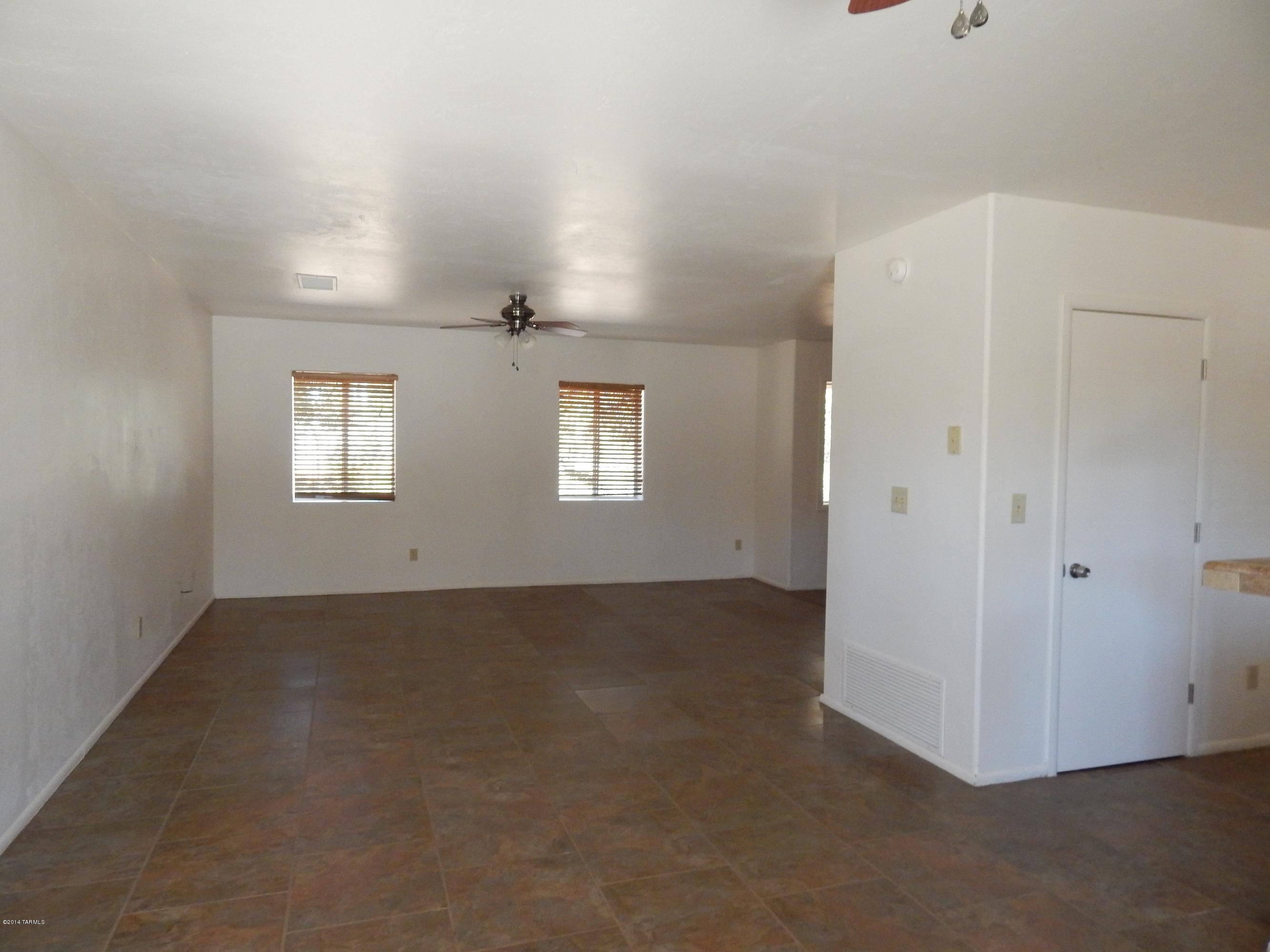 Los Robles Estates - Residential Lease