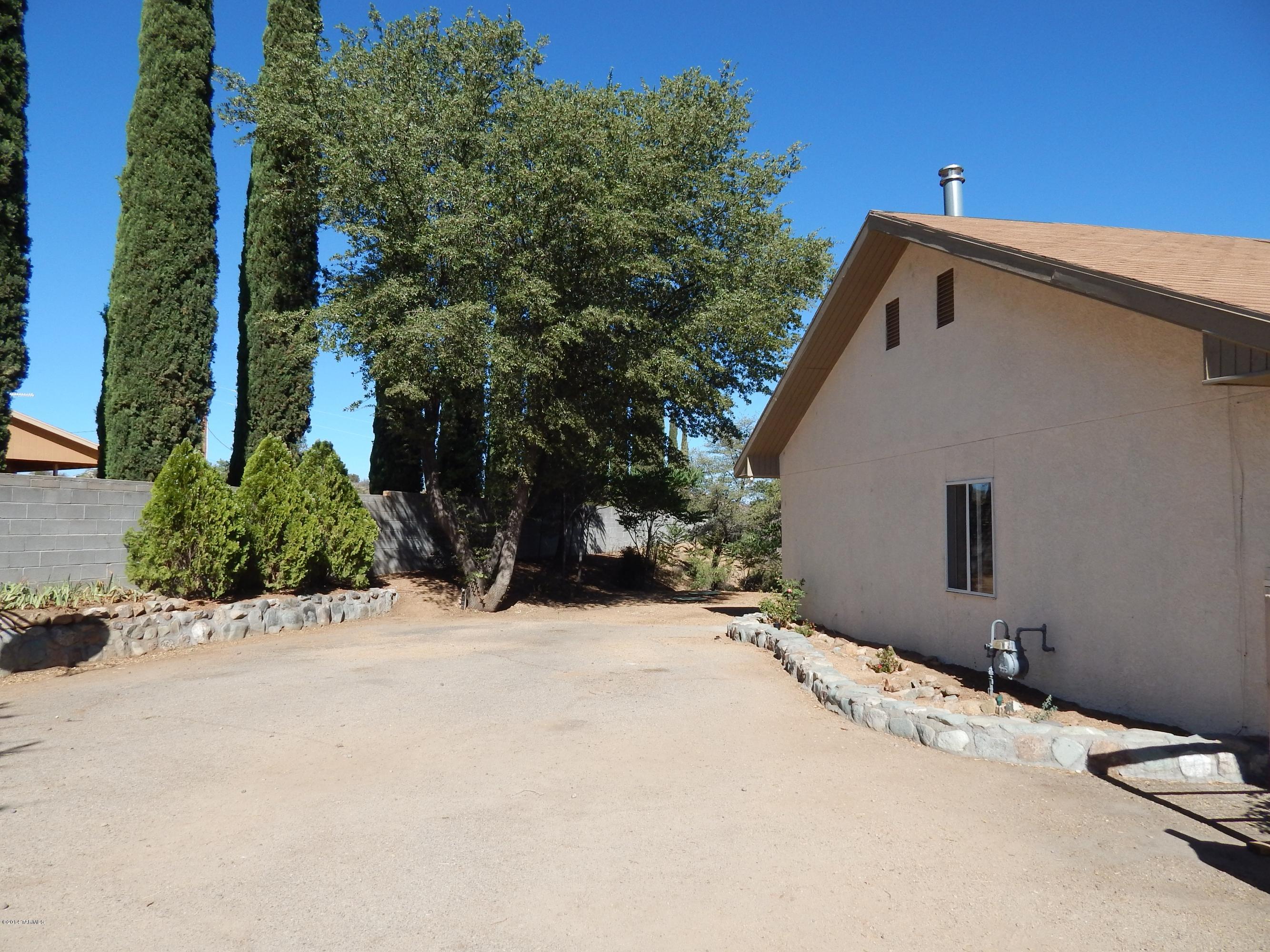 Los Robles Estates - Residential Lease