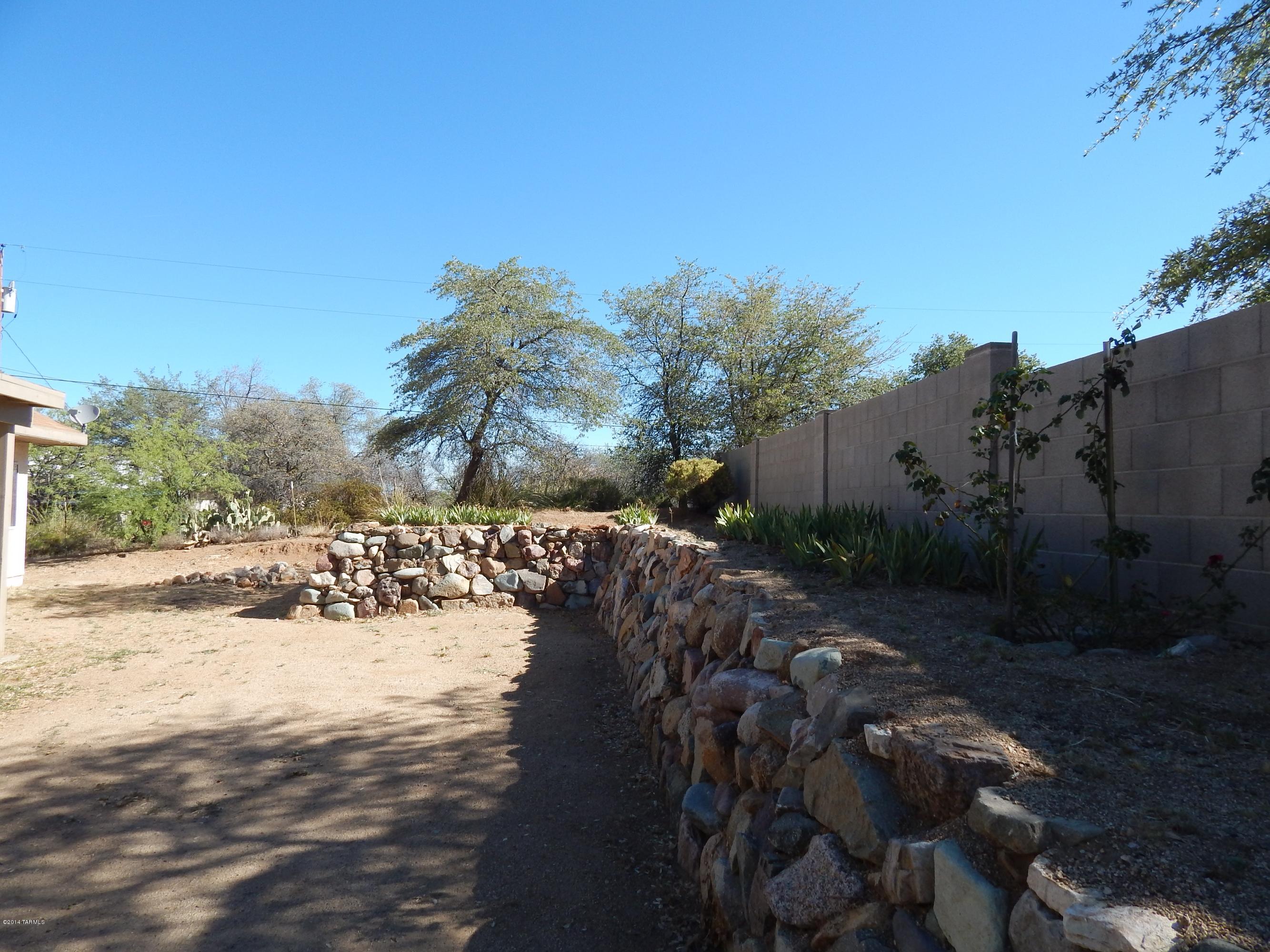 Los Robles Estates - Residential Lease