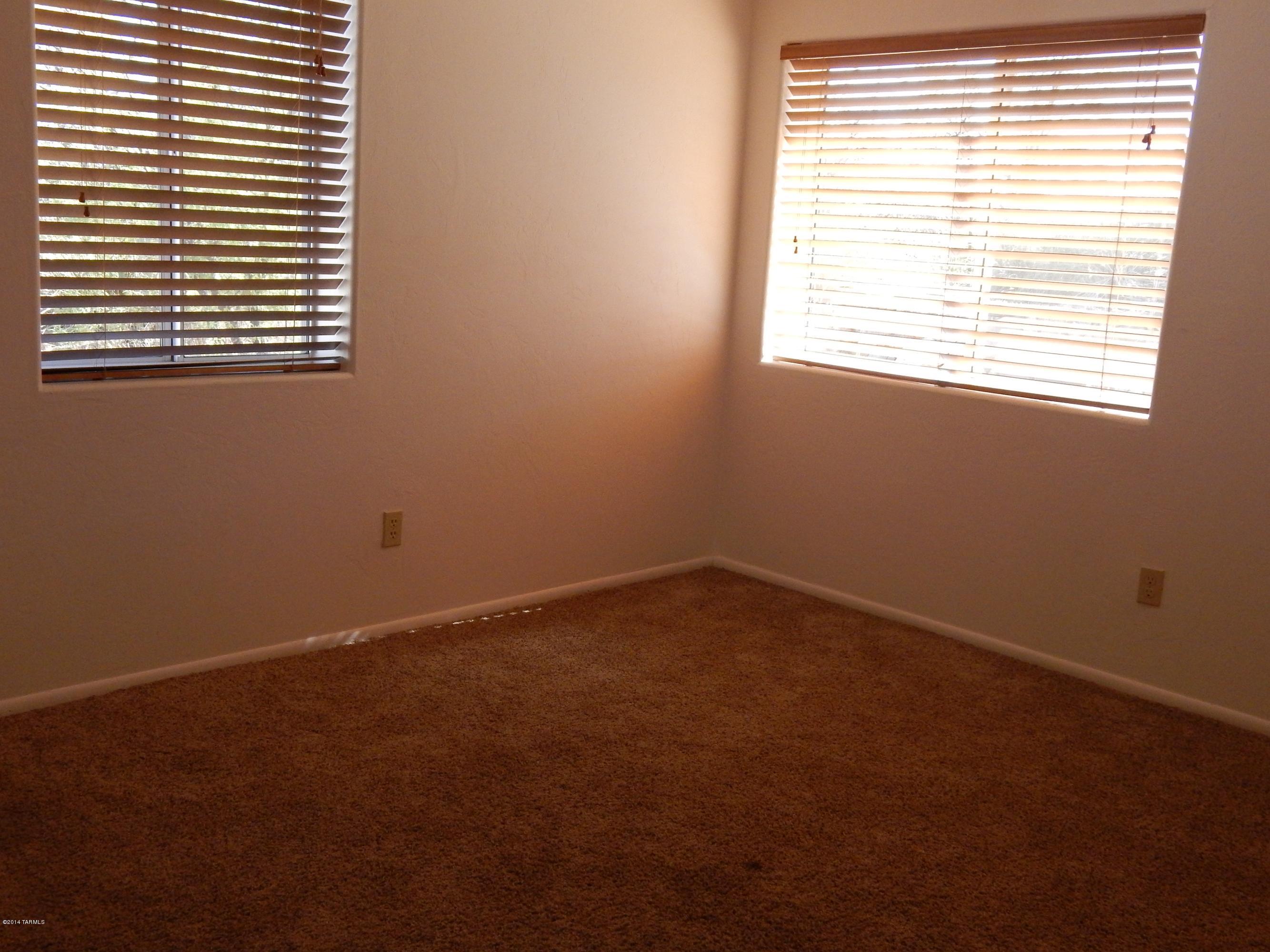 Los Robles Estates - Residential Lease