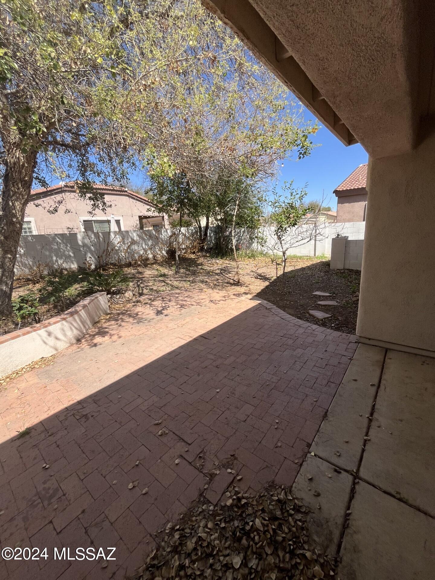 Presidio Del Sol (1-111) - Residential Lease