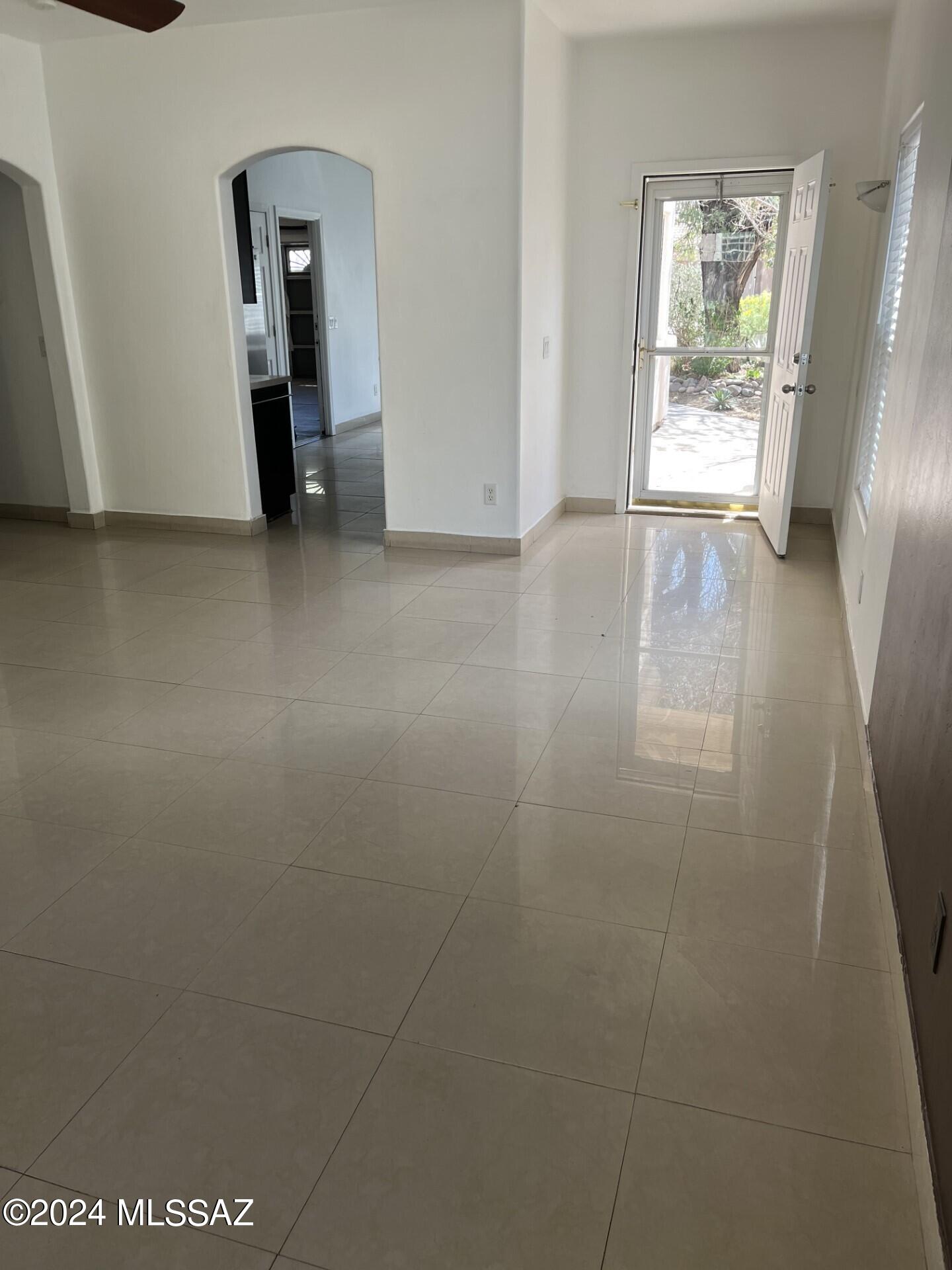 Presidio Del Sol (1-111) - Residential Lease