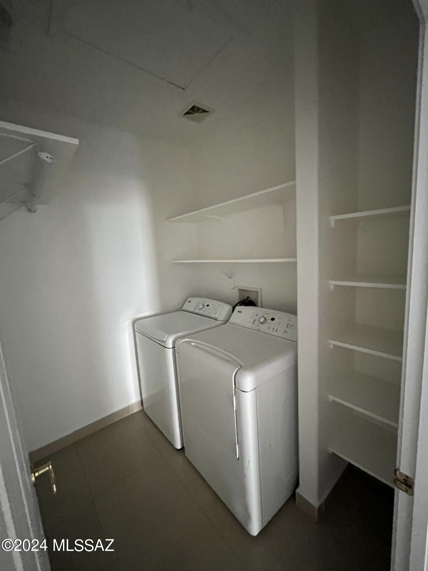 Presidio Del Sol (1-111) - Residential Lease