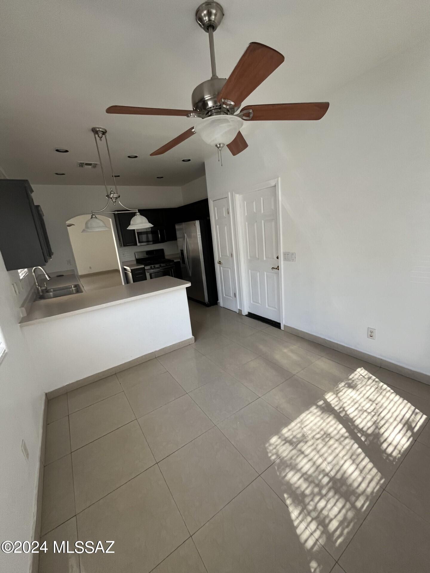 Presidio Del Sol (1-111) - Residential Lease