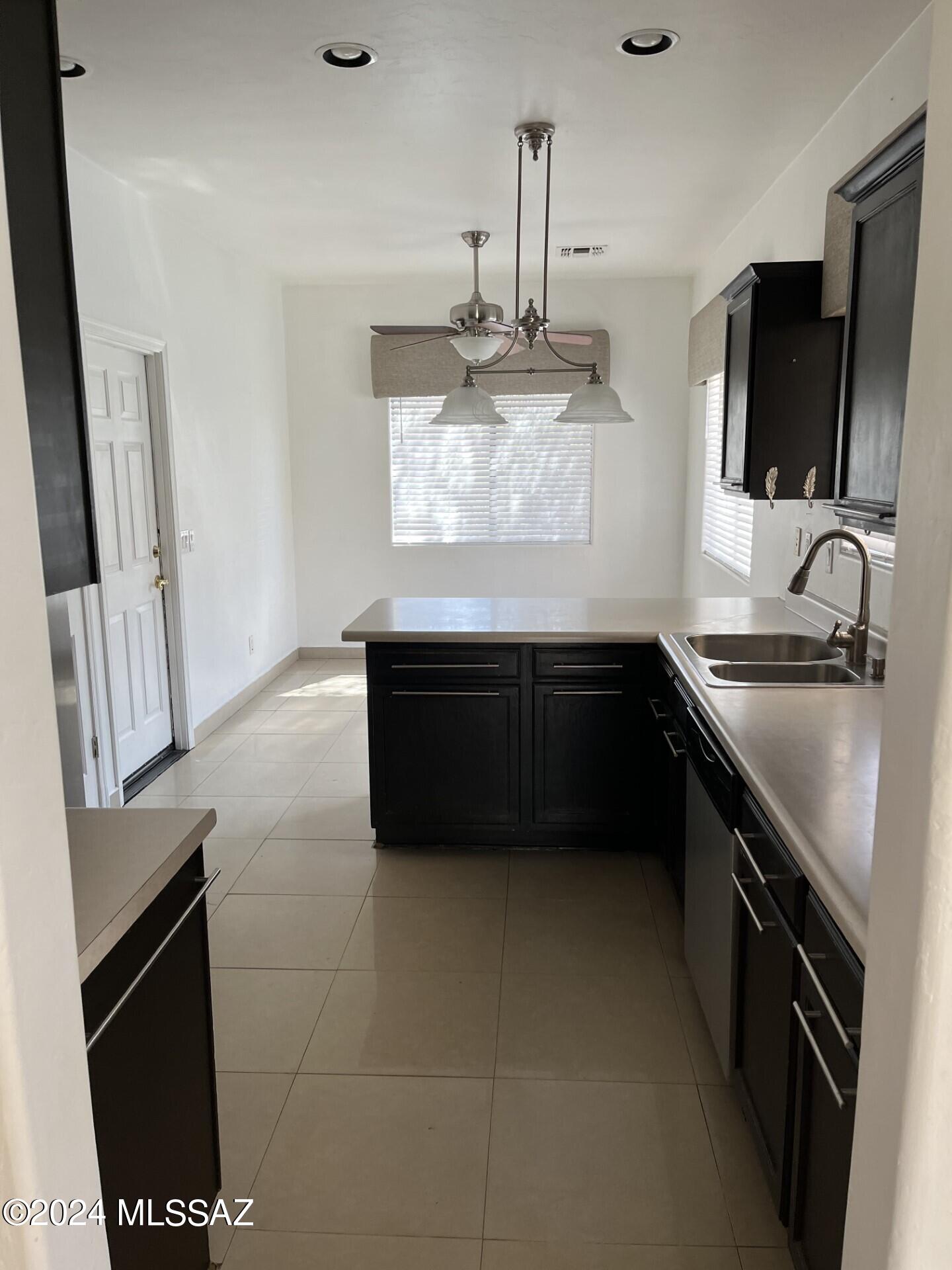 Presidio Del Sol (1-111) - Residential Lease
