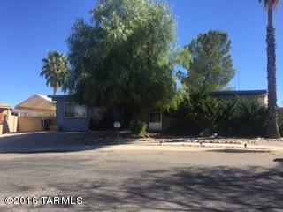 Super cute 3BR/2BA on a very quiet cut-de-sac, inviting backyard great for entertaining. Enclosed carport makes a great bonus room. Mountain views, fruit trees, same owner last 32 years.