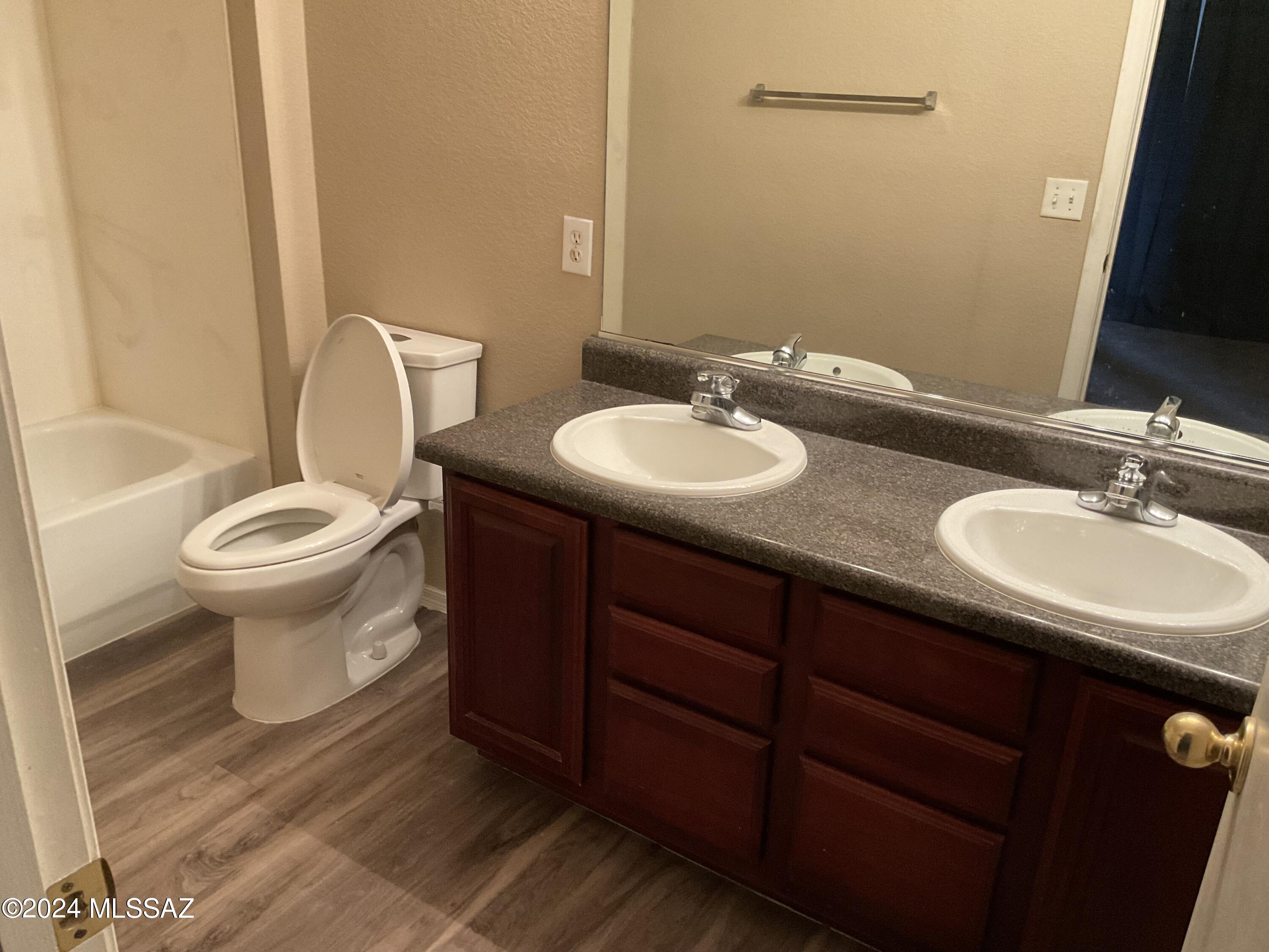 Arroyo Vista (1-166) - Residential