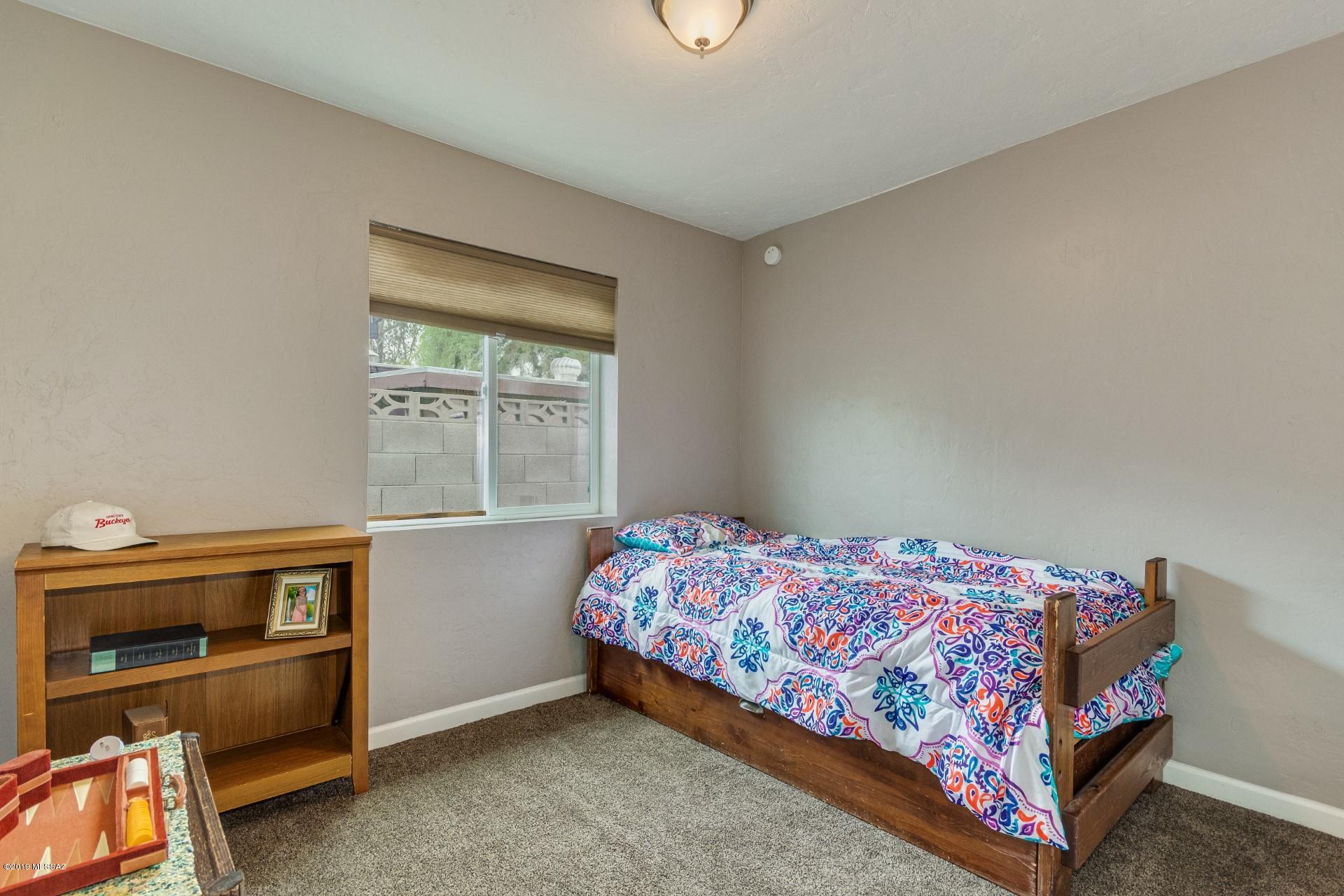 Country Club Manor - Residential