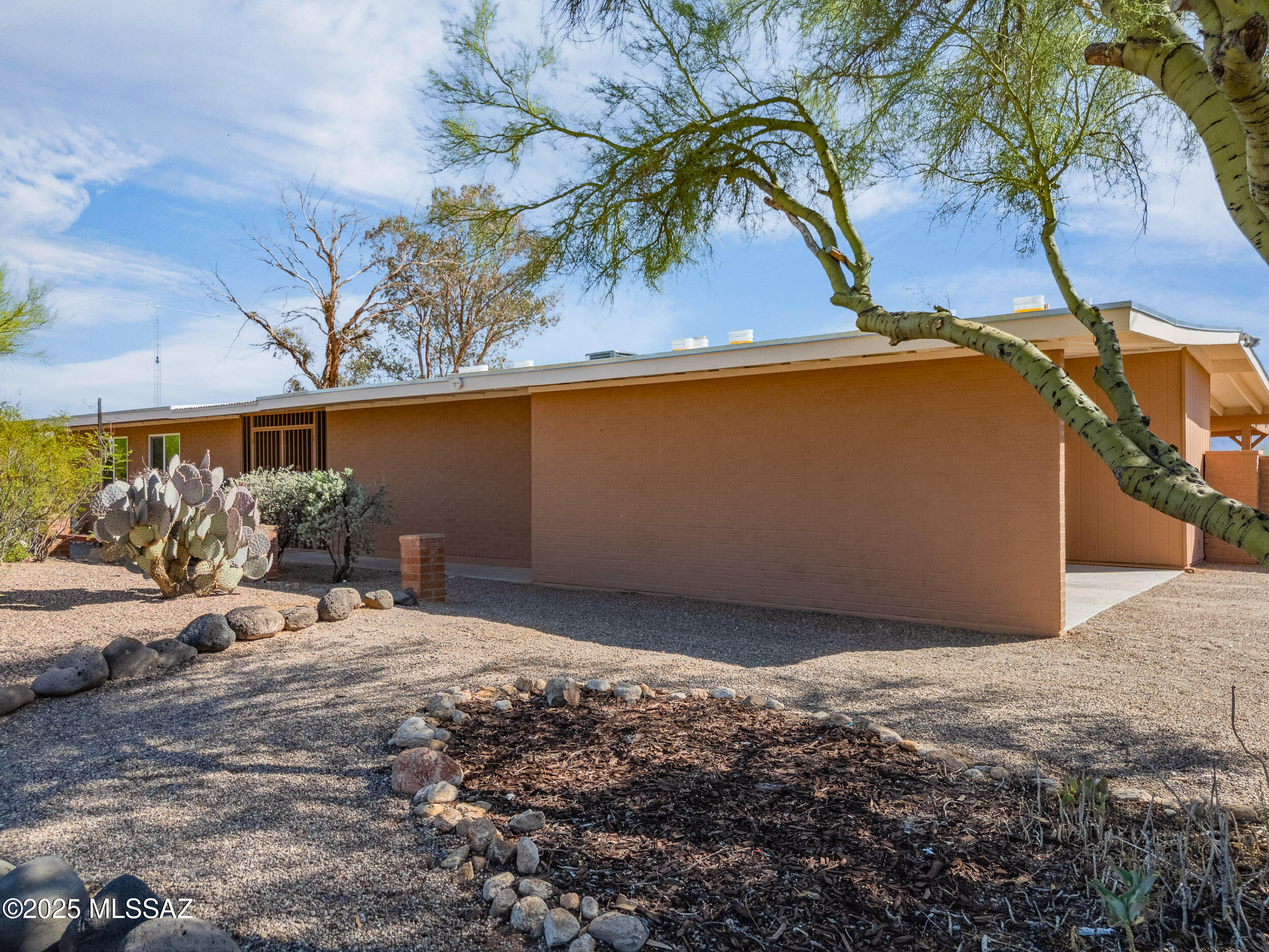 Casas Adobes Estates (541-618) - Residential
