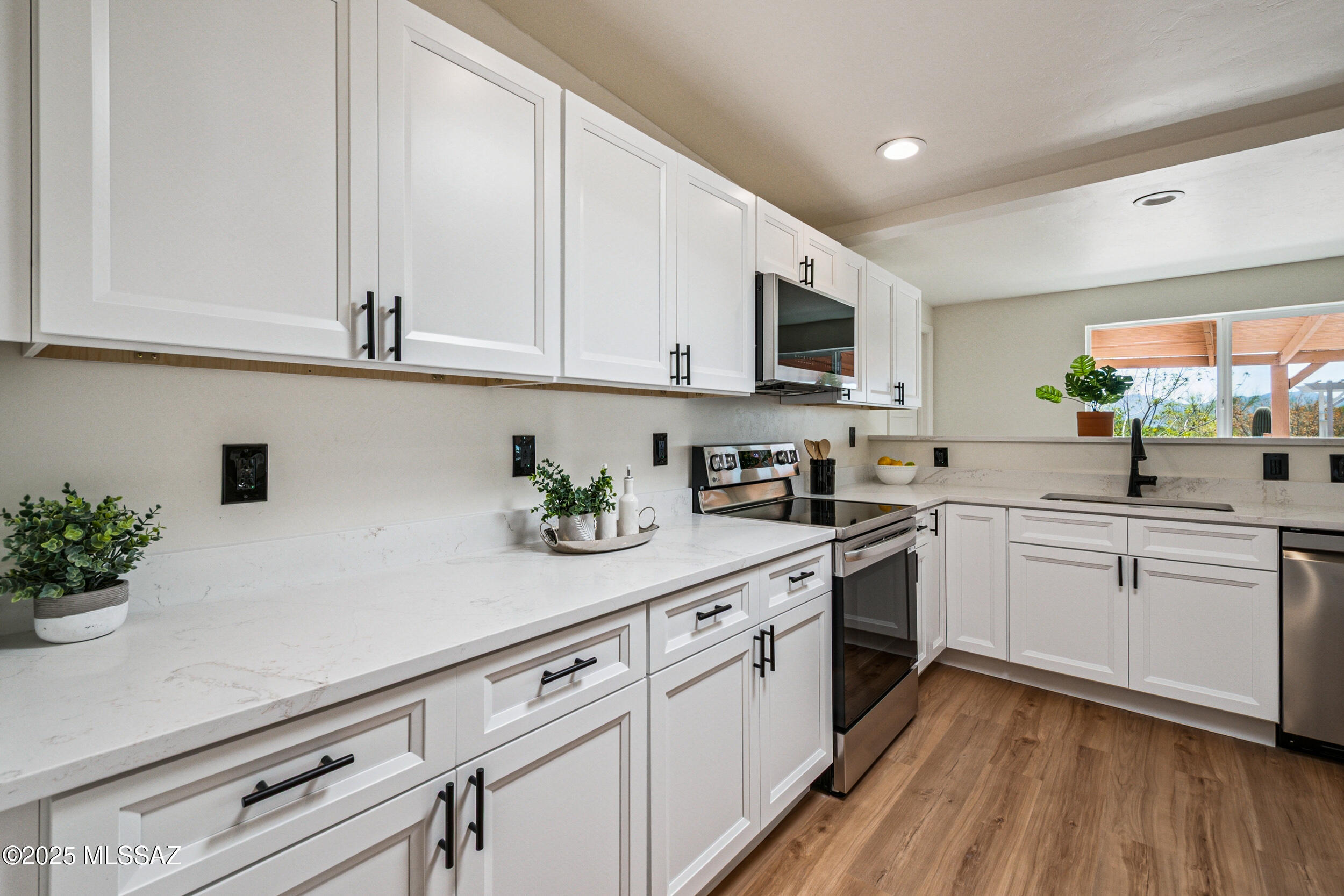 Casas Adobes Estates (541-618) - Residential