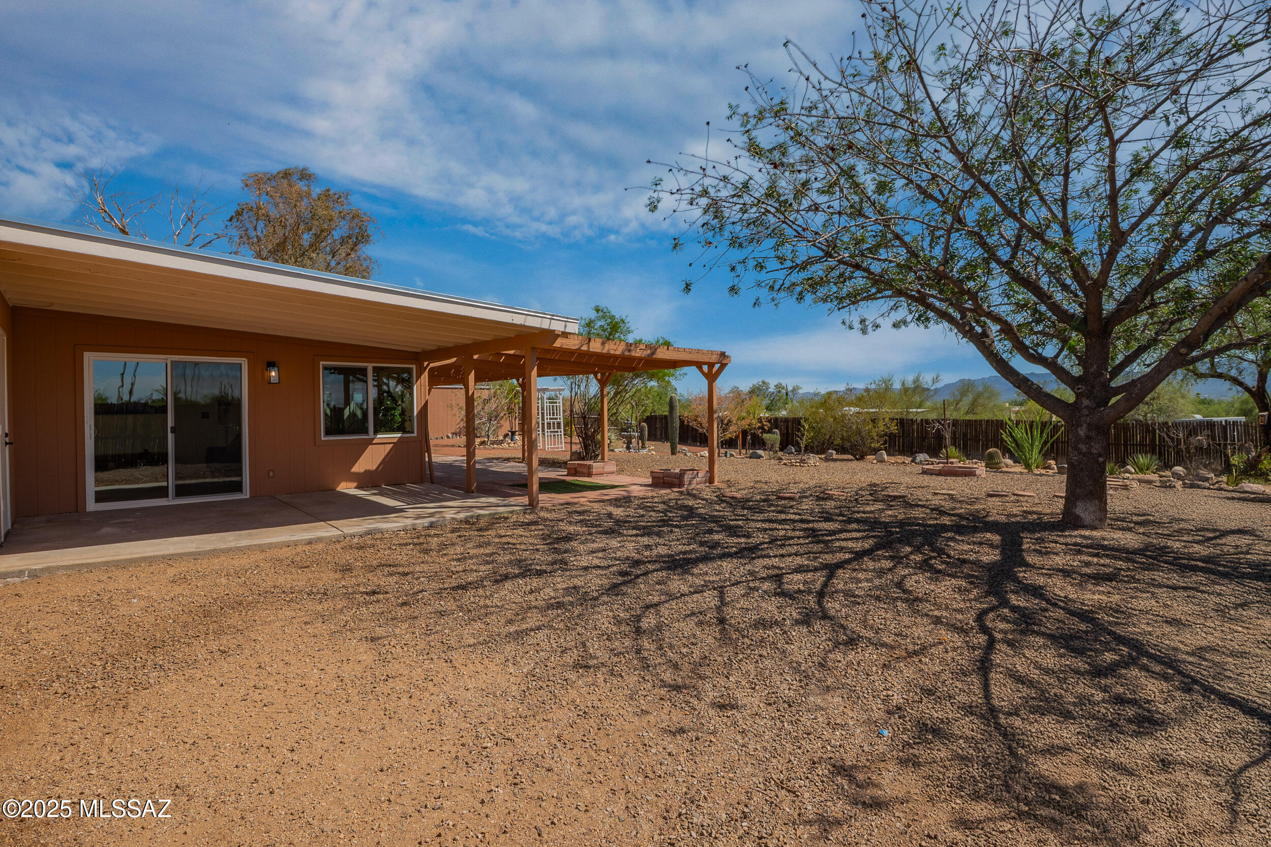 Casas Adobes Estates (541-618) - Residential